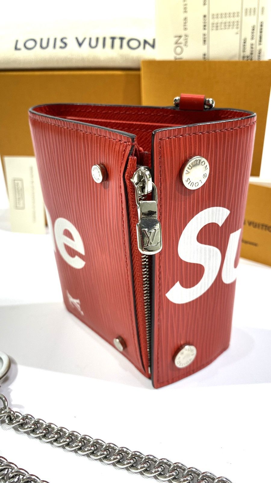 Louis Vuitton × Supreme Louis Vuitton X SUPREME Chain Wallet Red EPI Leather Size ONE SIZE - 4 Thumbnail