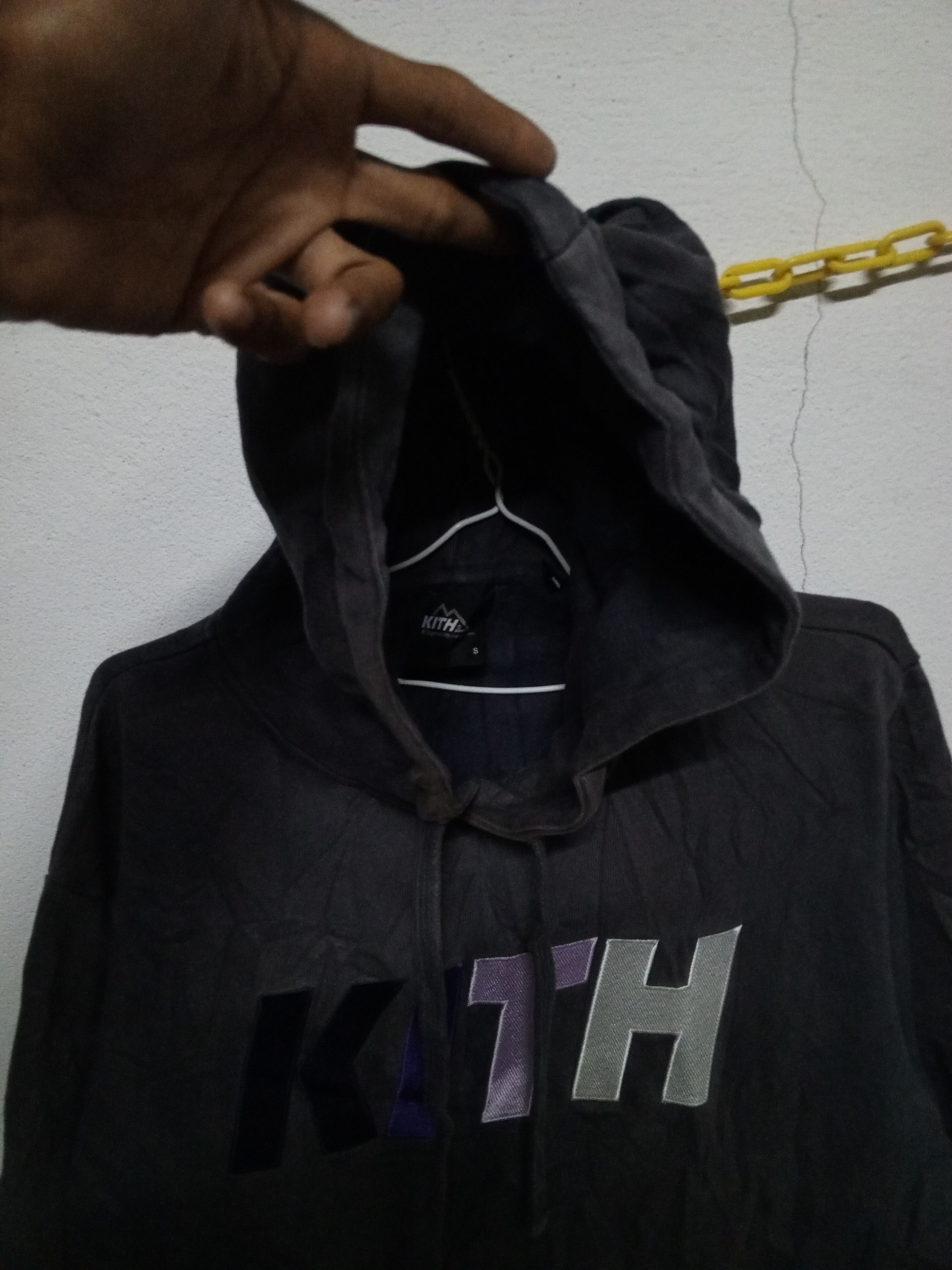 Kith ♨️KITH HODDIES♨️mixed color embroidered logo Size US L / EU 52-54 / 3 - 4 Thumbnail
