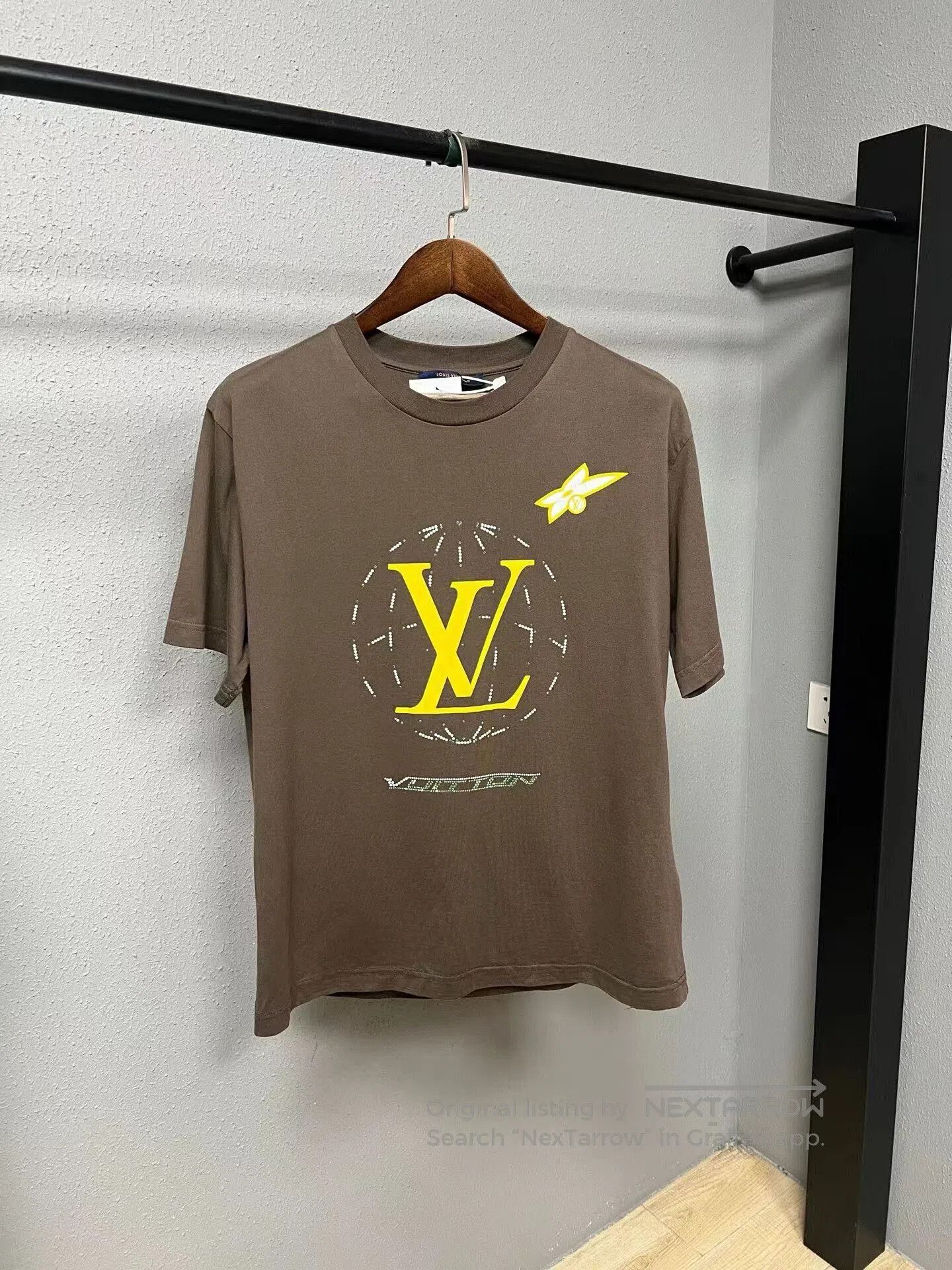 Louis Vuitton louis vuitton short sleeve t-shirt with crystals. Size L / US 10 / IT 46 - 1 Thumbnail