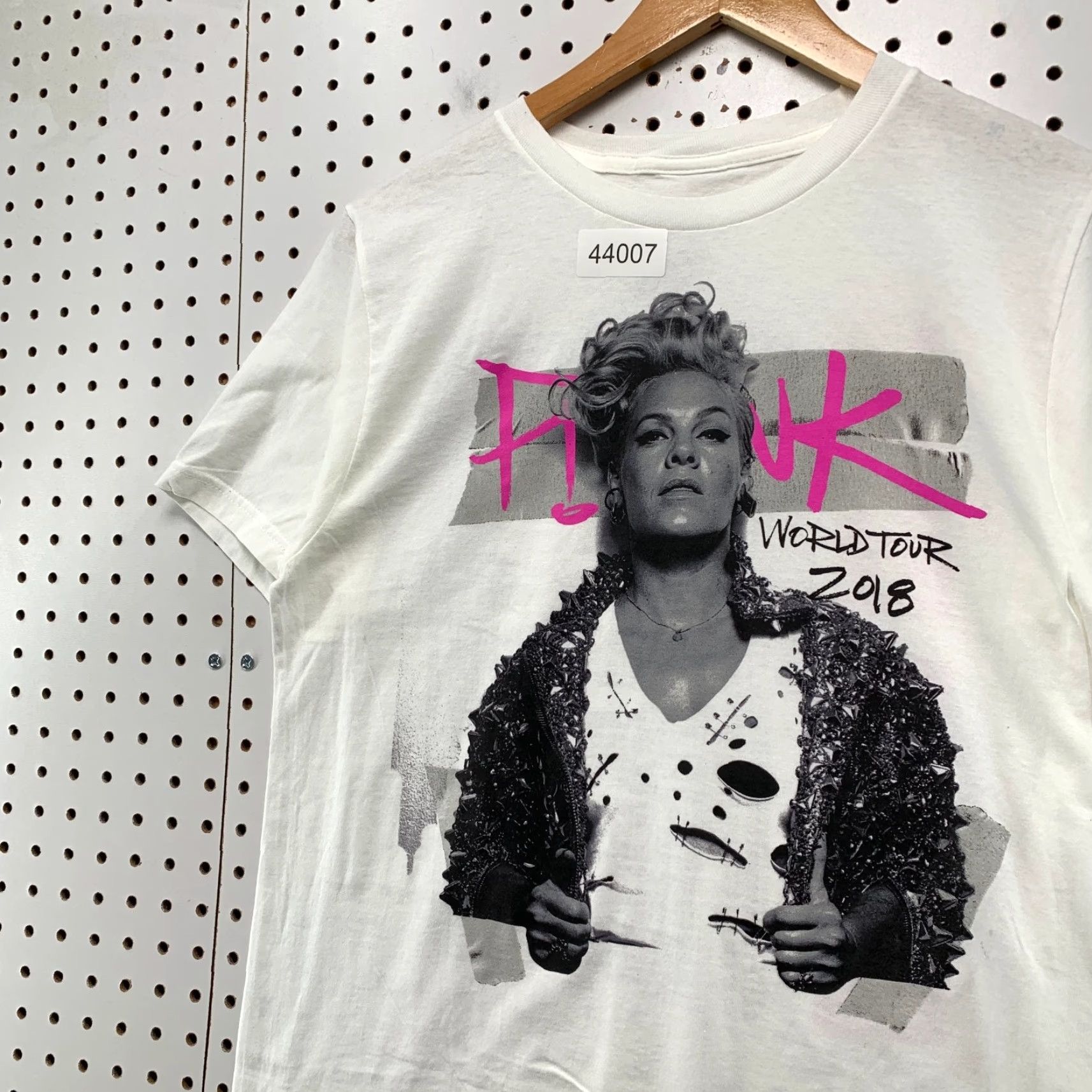 Pinko Pink Shirt Mens Medium White 2018 World Tour Beautiful Trauma Concert Band Music T-Shirt Size US M / EU 48-50 / 2 - 4 Thumbnail