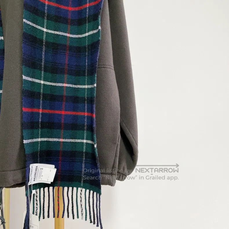Balenciaga Balenciaga Sweatshirt Size US S / EU 44-46 / 1 - 4 Thumbnail