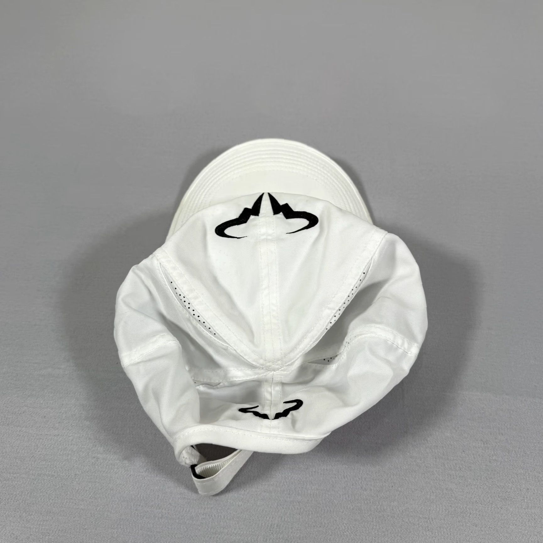 Nike Nike Hat Cap Rafael Nadal Strap Back Dri Fit Bull Mens Medium White Tennis Cap Baseball Size ONE SIZE - 4 Thumbnail