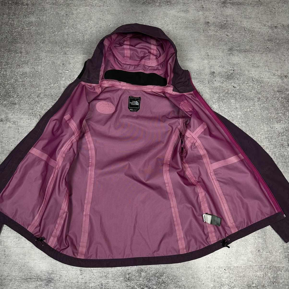 The North Face The North Face HyVent Zip Jacket Printed Flower Windstopper Size L / US 10 / IT 46 - 13 Thumbnail