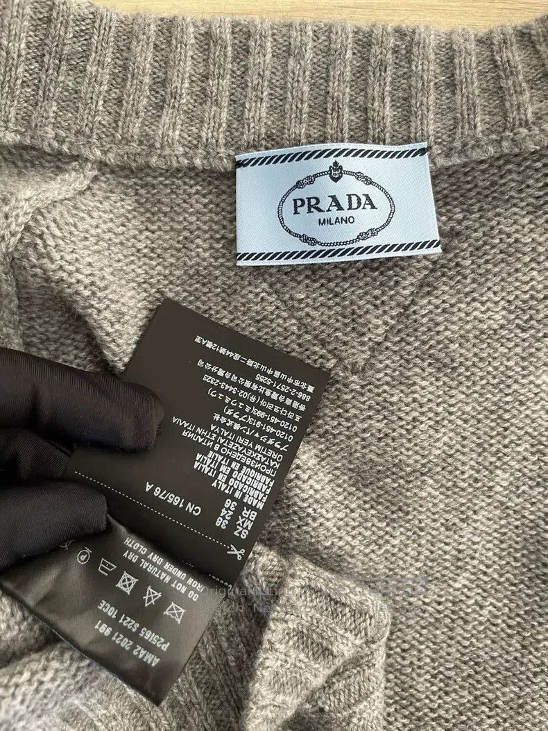 Prada Prada Classic grey short cardigan coat Size XS / US 0-2 / IT 36-38 - 3 Thumbnail