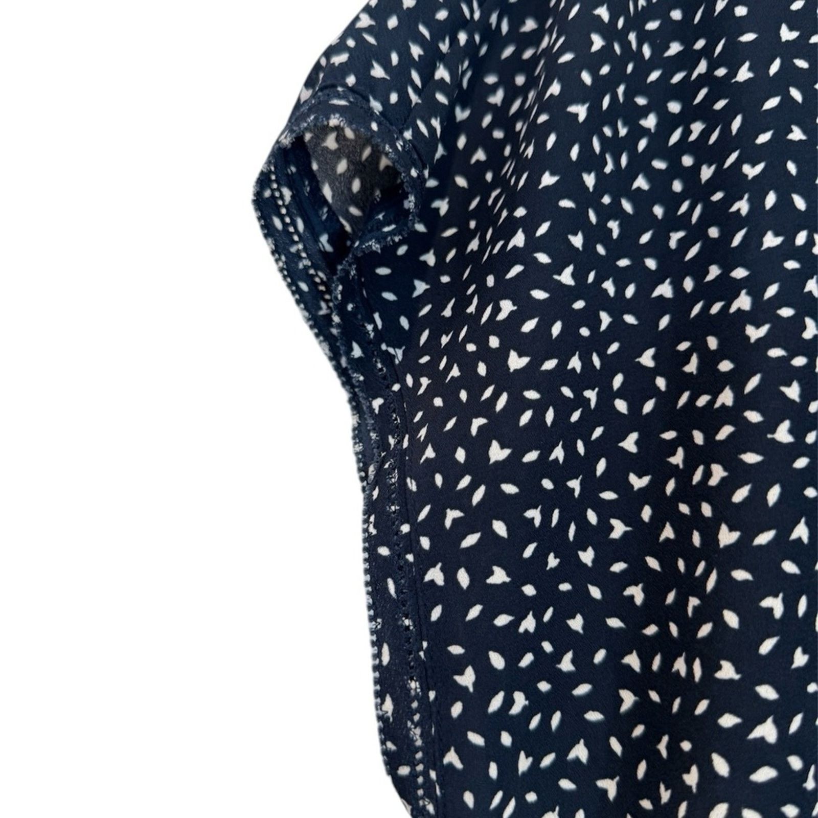 Banana Republic Banana Republic Printed Floral Blouse Size Medium Size M / US 6-8 / IT 42-44 - 4 Thumbnail