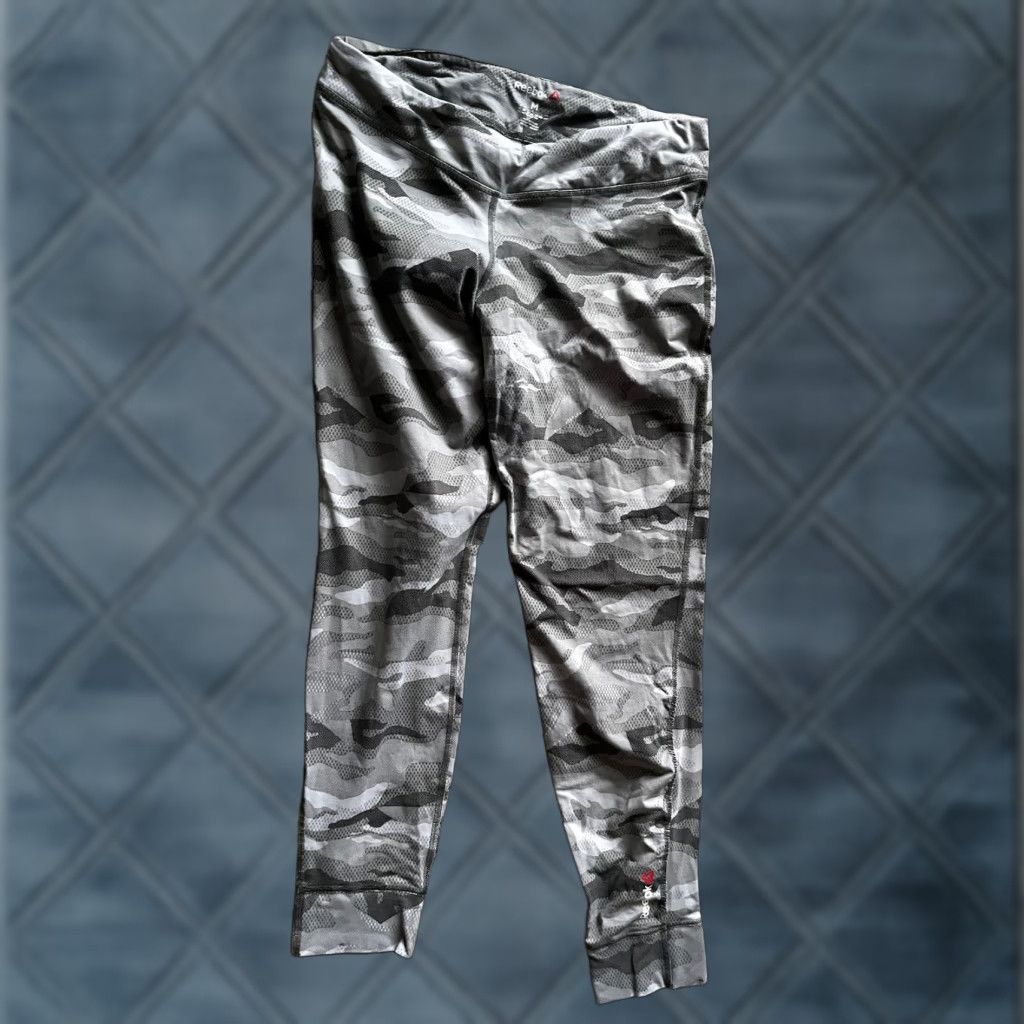 Reebok Reebok Leggings Womens Medium Pull On Gray Camo Ankle Size 32" / US 10 / IT 46 - 1 Thumbnail