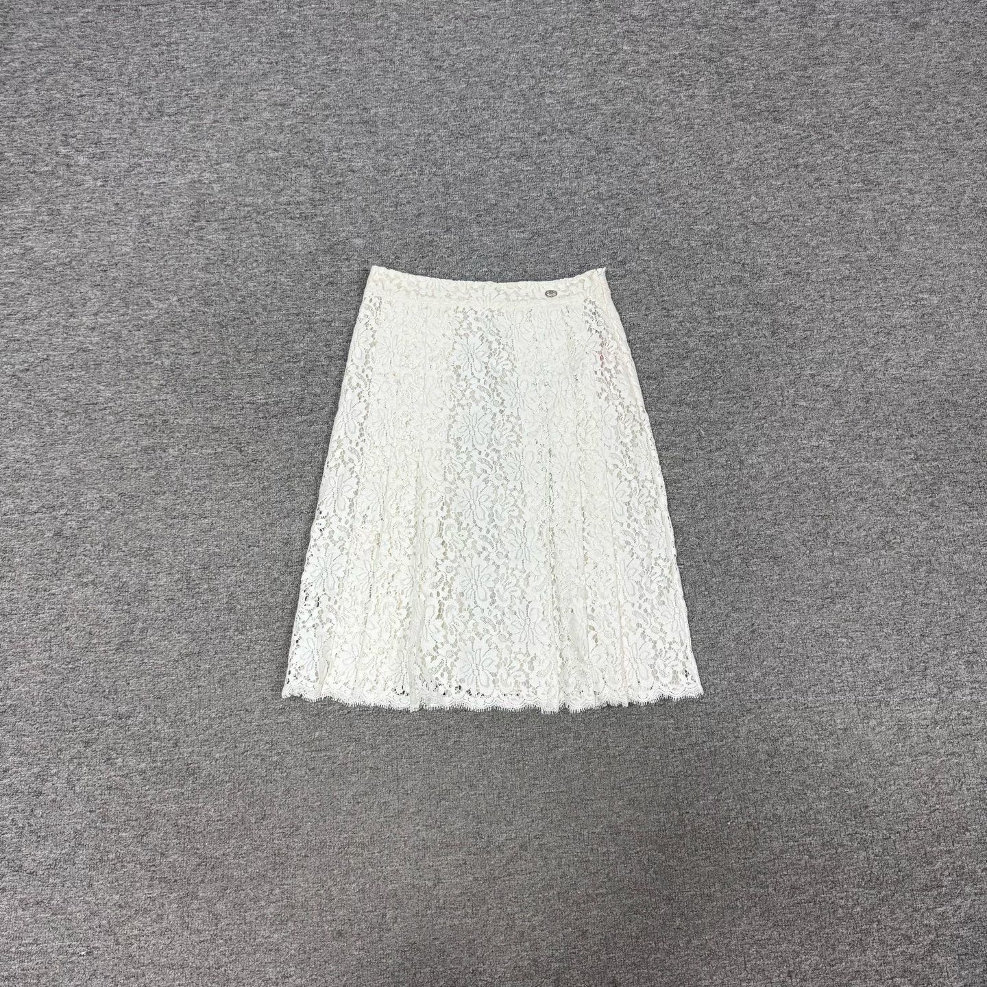 Chanel Chanel White Floral Lace Midi Skirt Size 36" / US 14 / IT 50 - 1 Thumbnail