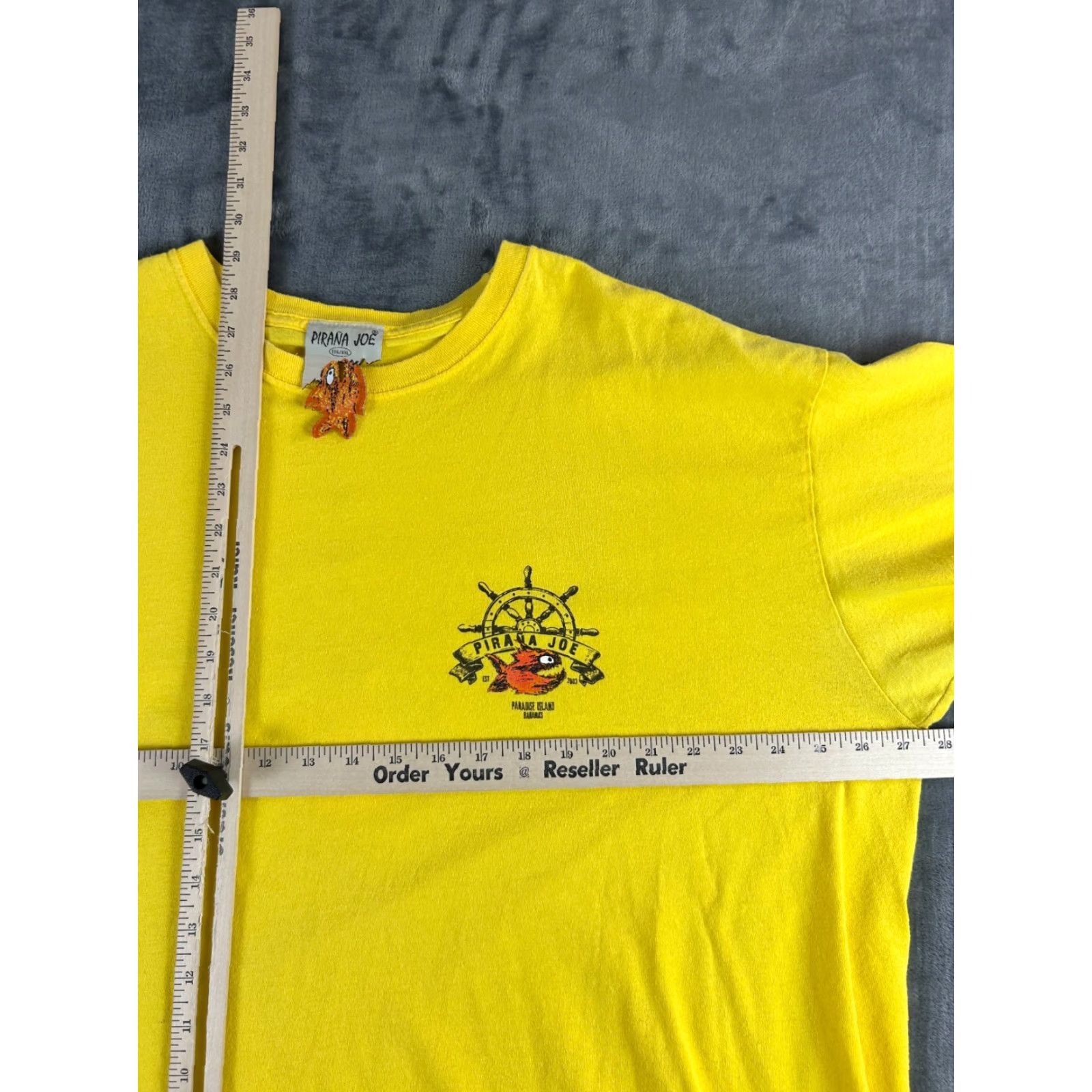Nautica VINTAGE Pirana Joe T-Shirt Yellow 2XL Mens Hawaiian Shirt Short Sleeve Summer/Beach Parrot Cartoon 90s/Nautical Caribbean Womens Girls Size US XXL / EU 58 / 5 - 7 Thumbnail