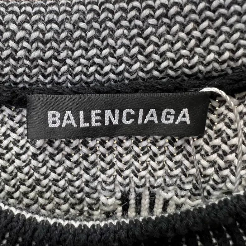 Balenciaga Balenciaga Graffiti Scribble Logo Round Neck Knit Top Size US S / EU 44-46 / 1 - 3 Thumbnail