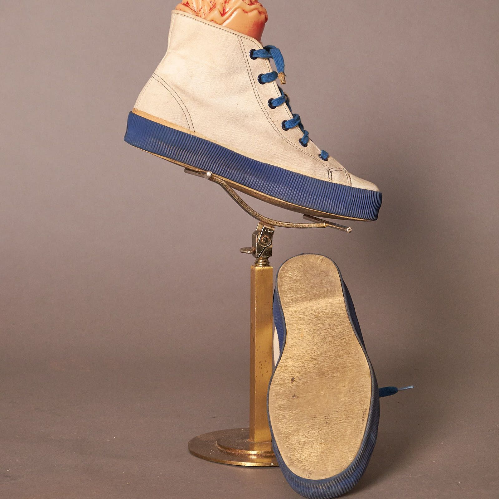 Vintage Vintage 1970s Moppet Moon Star Hightop Sneakers Size US 6.5 / IT 36.5 - 9 Thumbnail