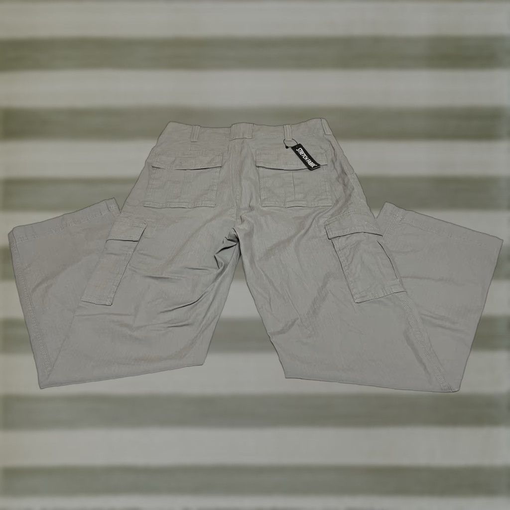 Roundtree & Yorke Roundtree & Yorke Pants Men 32x29 Gray Classic Fit Cargo Straight Flat Front 32x29 Regular Mens Size US 29 - 1 Thumbnail