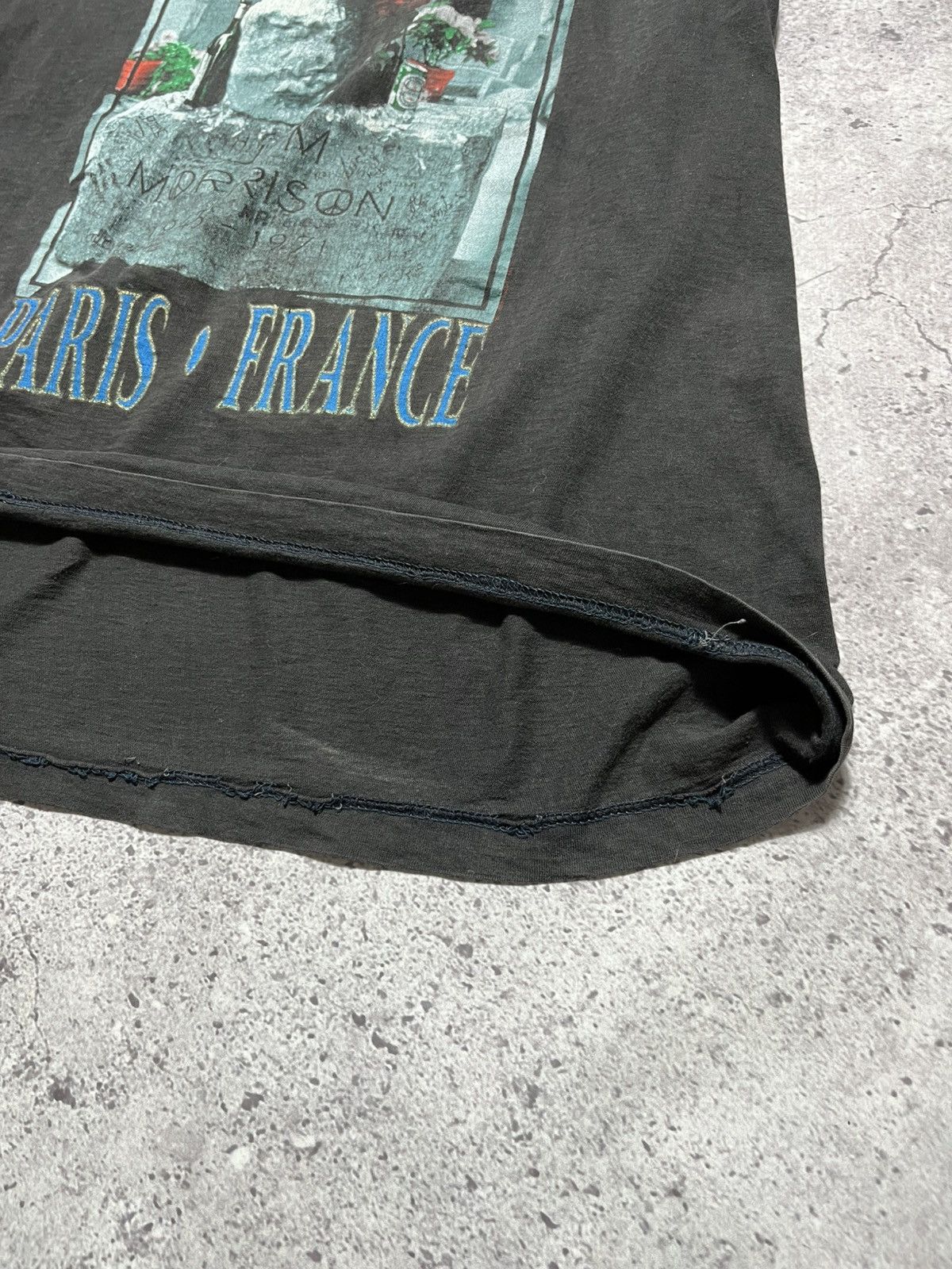 Band Tees Vintage 90's "PÈRE-LACHAISE NOT DEAD MORRISON PARIS FRANCE" Size US L / EU 52-54 / 3 - 13 Thumbnail