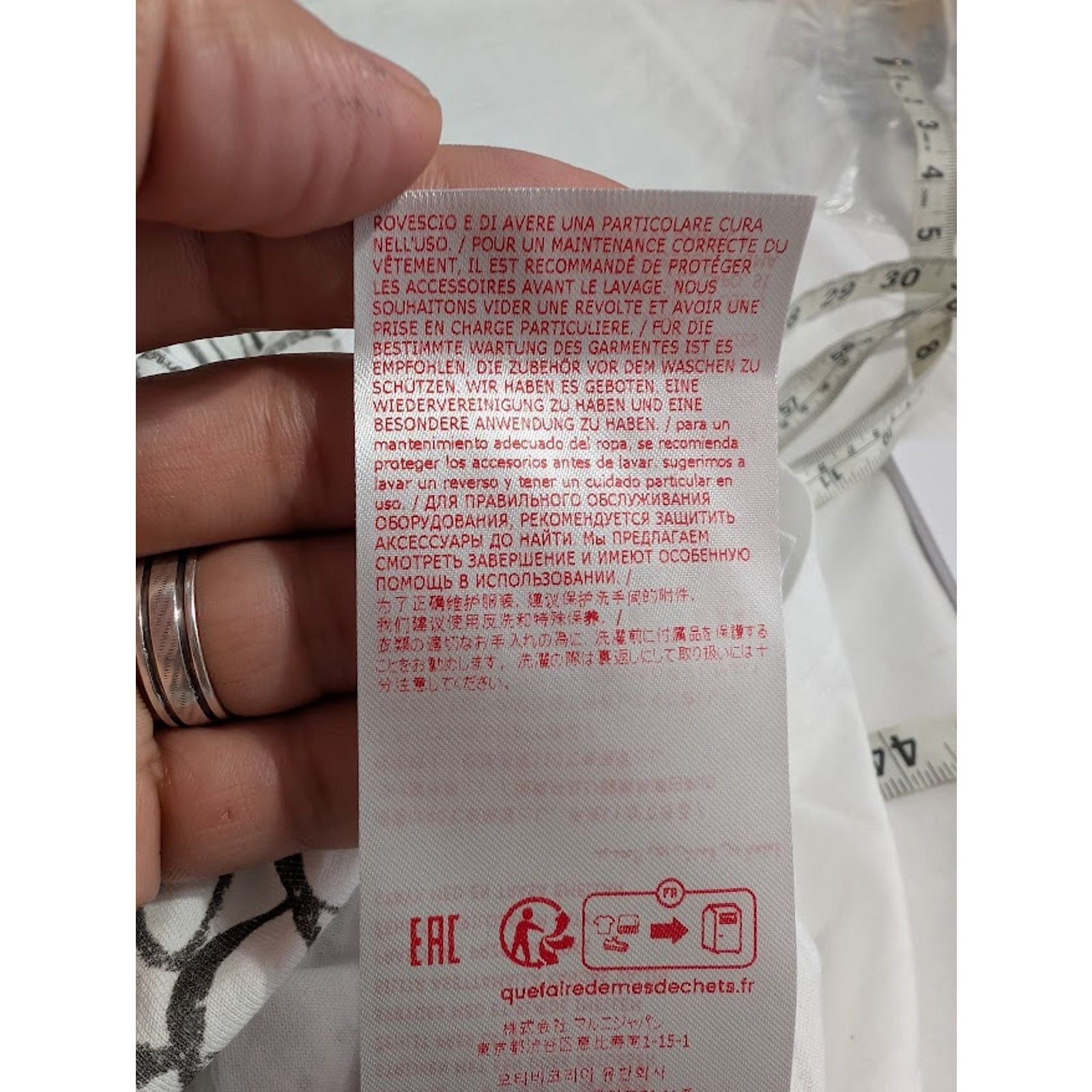 Marni o1rshd1 Scribbled Marni Organic Jersey T-Shirt in Lily White Size US L / EU 52-54 / 3 - 14 Thumbnail