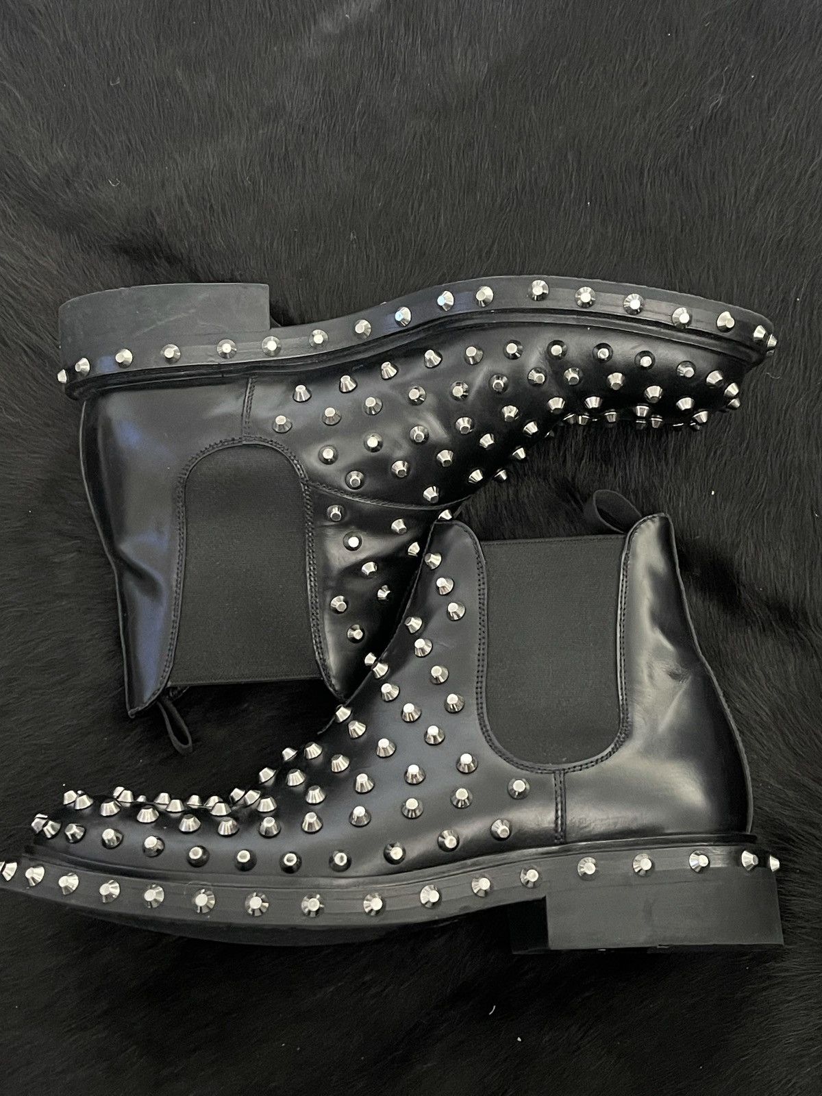 MENS BLACK PRADA TRONCHETTI STUDDED CHELSEA BOOT display picture 1