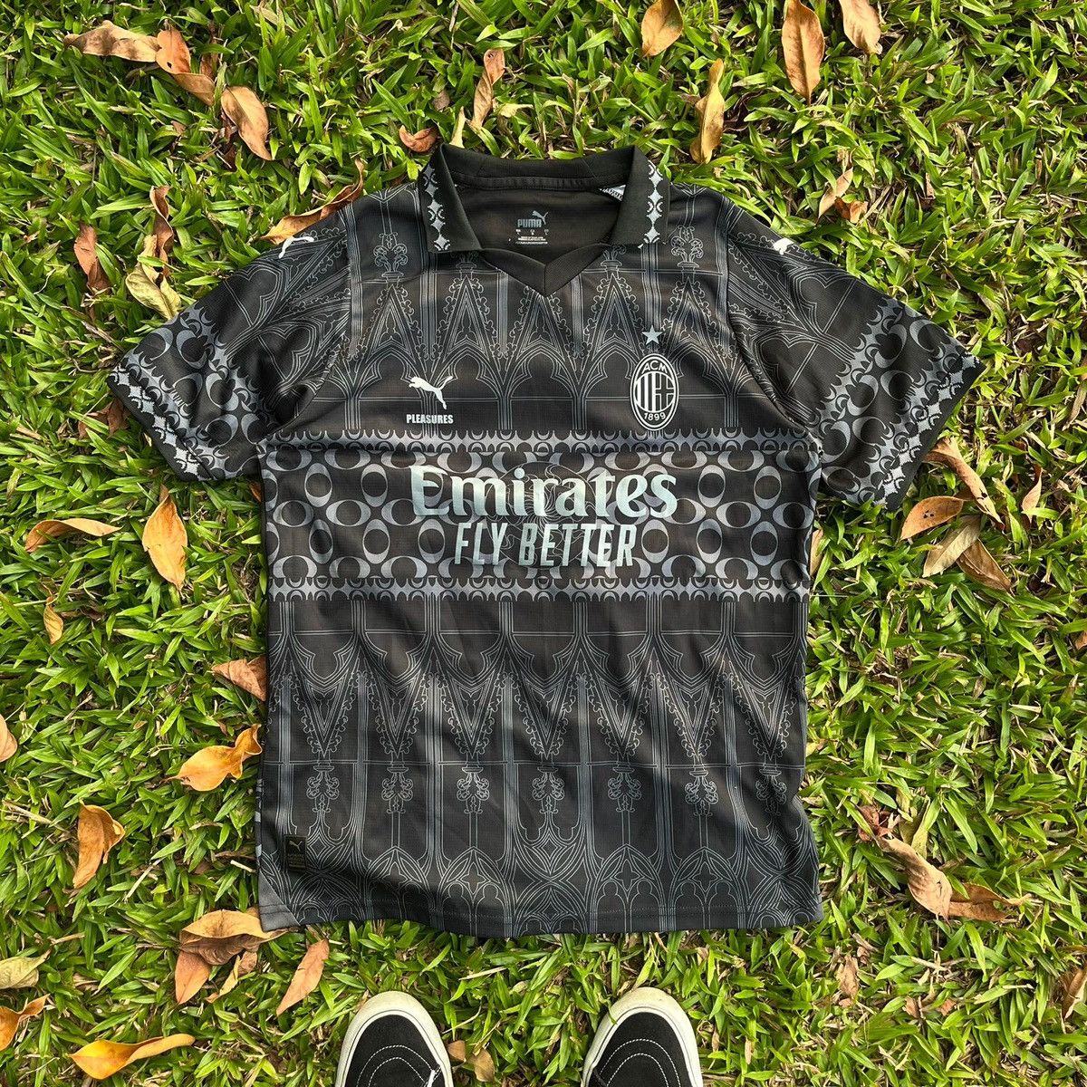 Puma Puma x Pleasures x AC Milan Size US L / EU 52-54 / 3 - 1 Thumbnail