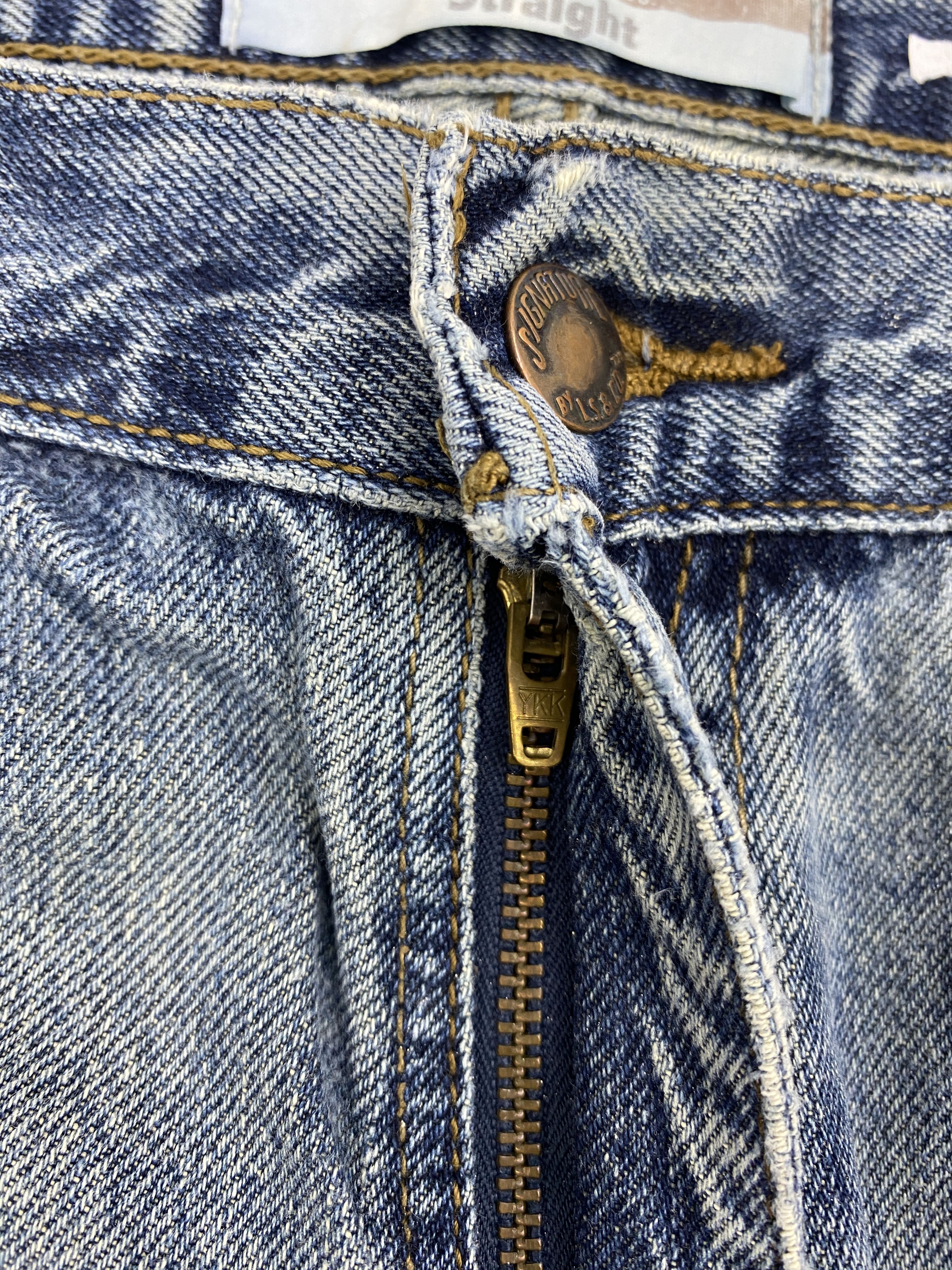 Levi's × Vintage Distrressed Vintage Levis Authentic Signature Jeans Size US 34 / EU 50 - 11 Thumbnail