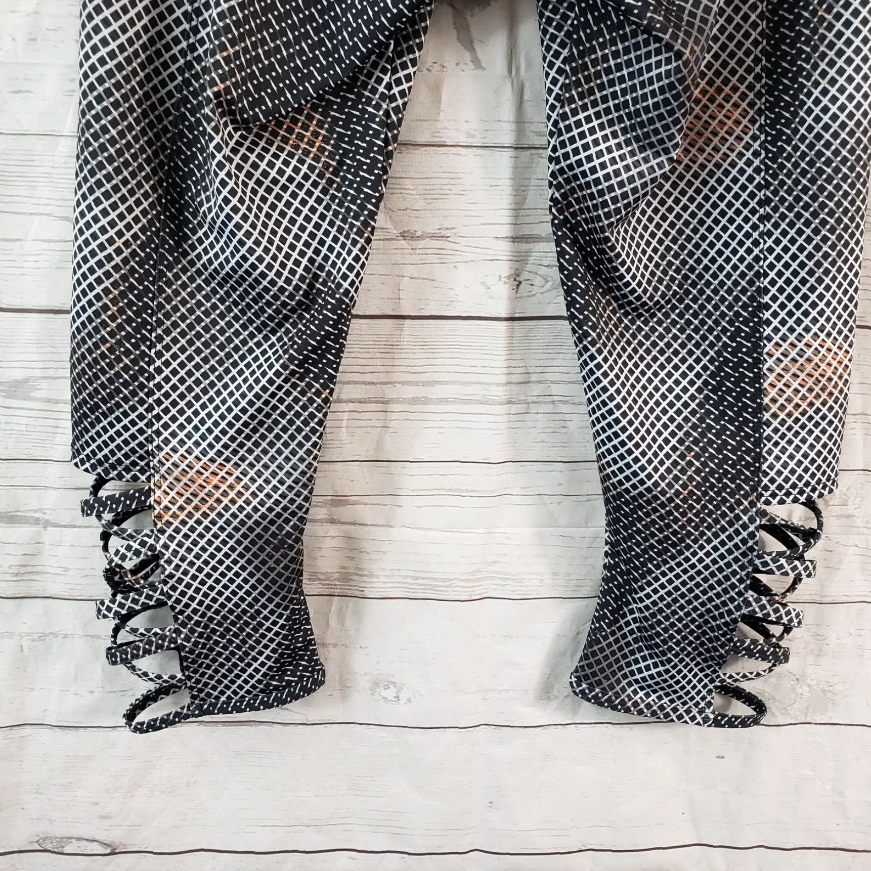 Vintage Onzie Womens Cropped Leggings Sz M/L Black Gray Mid Rise Leggings Size 36" / US 14 / IT 50 - 5 Thumbnail