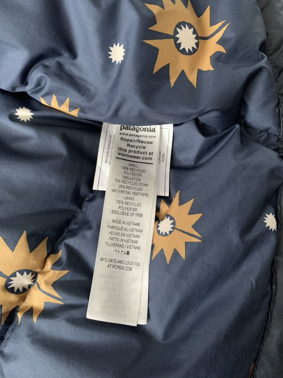 Patagonia 🌞 Patagonia Women's Bivy Down Hooded Vest (Sz M Size M / US 6-8 / IT 42-44 - 5 Thumbnail