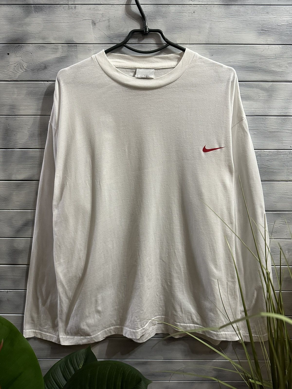 Nike Rare Vintage Long-Sleeve Nike Small Swoosh Y2K style. Size US XL / EU 56 / 4 - 1 Thumbnail