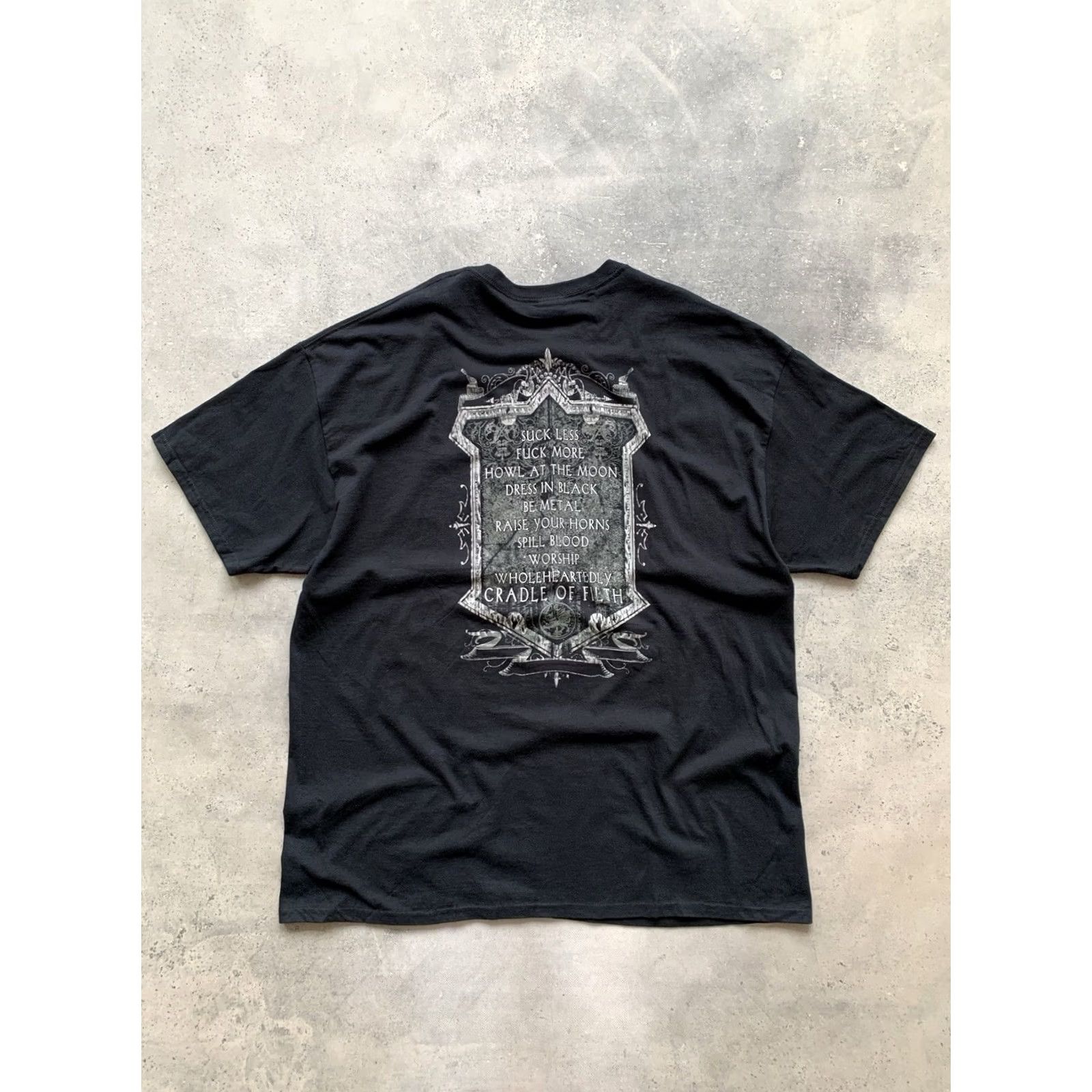 Gildan VINTAGE Nike Shirt Mens 2XL Black T-Shirt Graphic Print Cradle of Filth The Book of the Law Tee Size US XXL / EU 58 / 5 - 2 Thumbnail