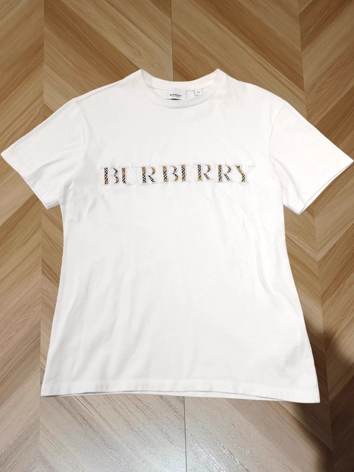 Burberry bbr Check Short Sleeve Tee XS Women & Small Men Size XS / US 0-2 / IT 36-38 - 1 Thumbnail