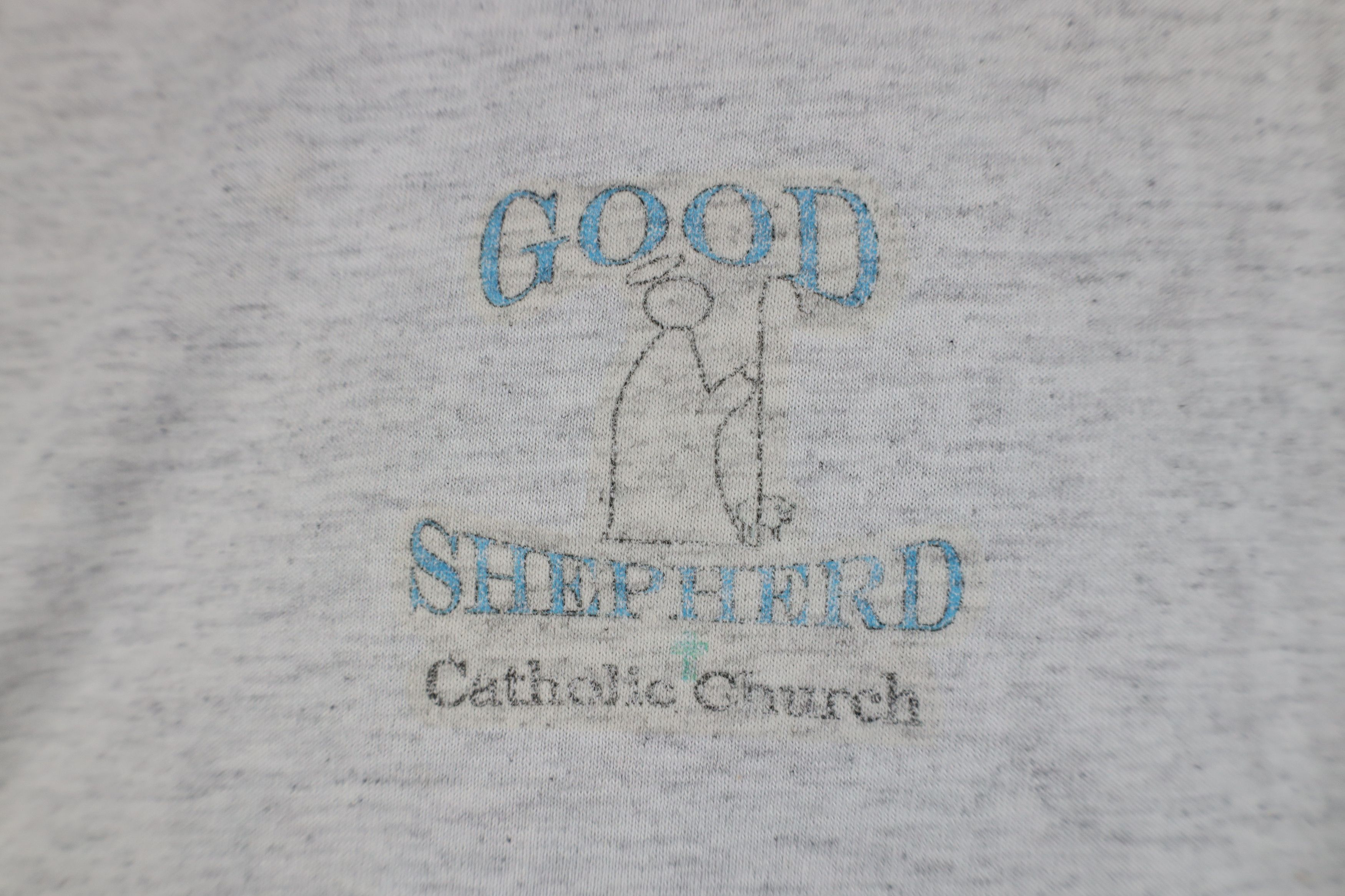Vintage Vintage 90s Spell Out Good Shepherd Catholic Church T-Shirt Size US L / EU 52-54 / 3 - 4 Thumbnail