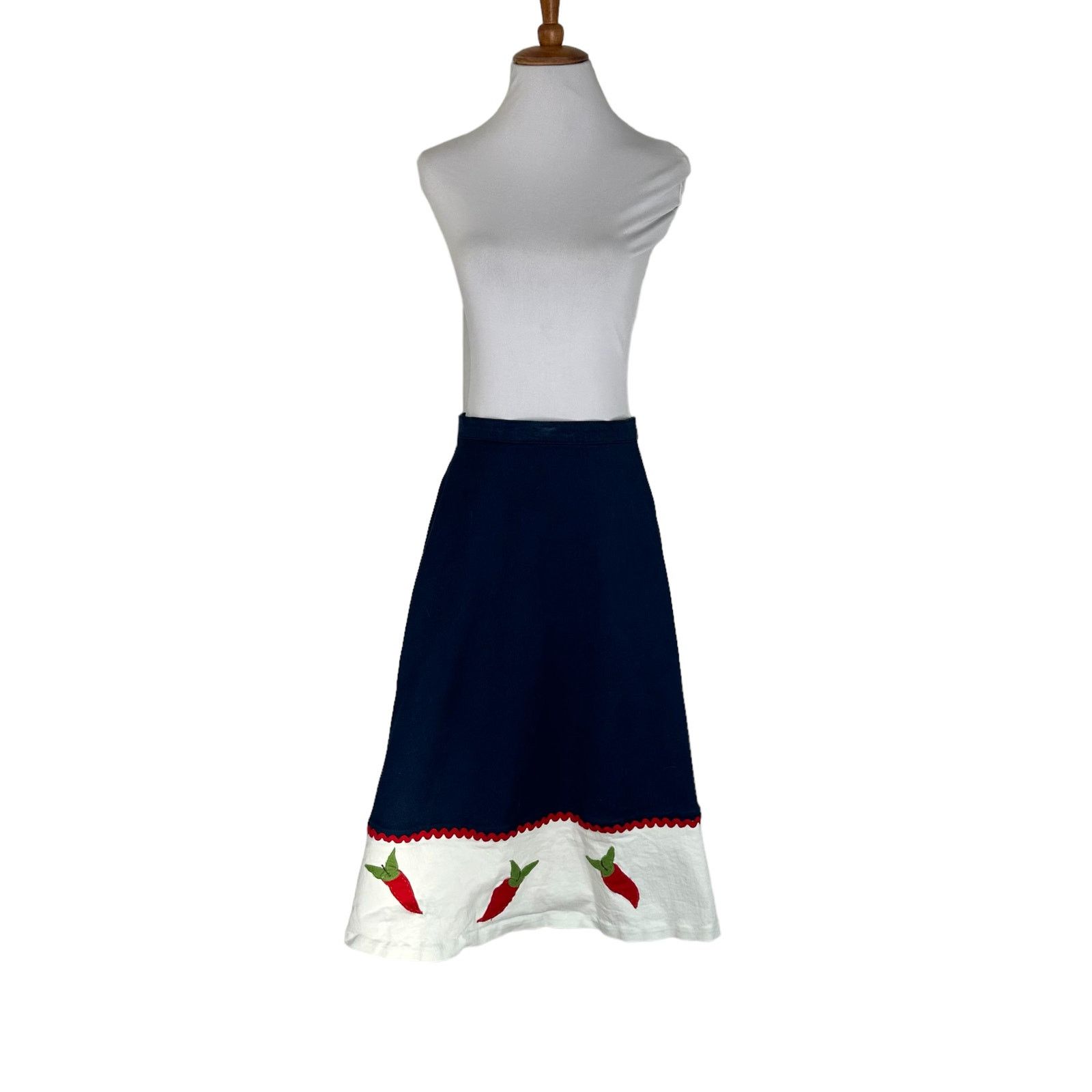 Handmade Vintage 1970s Handmade Aline Cotton Chili Pepper Skirt 2XL Size 42" / US 20 - 2 Thumbnail