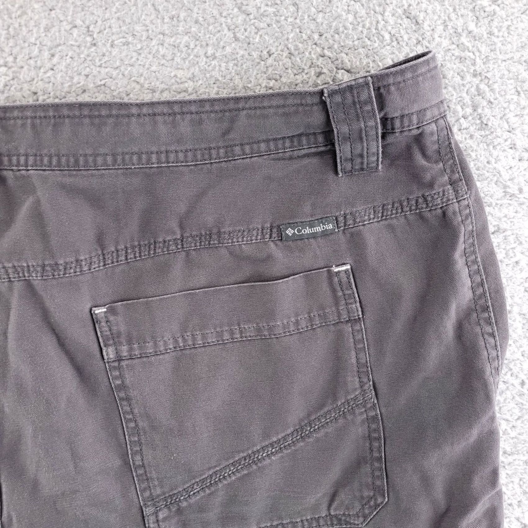 Vintage Columbia Hiking Shorts Mens 40 Gray Outdoor Casual Chino Solid Regular Waist 40 Mens Grey Columbia Shorts Size US 40 / EU 56 - 3 Thumbnail