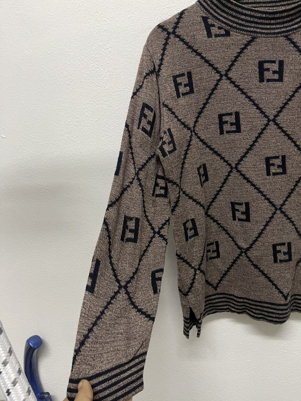 Fendi 90s FENDI MONOGRAM WOOL KNIT SWEATSHIRT RARE Size M / US 6-8 / IT 42-44 - 5 Thumbnail