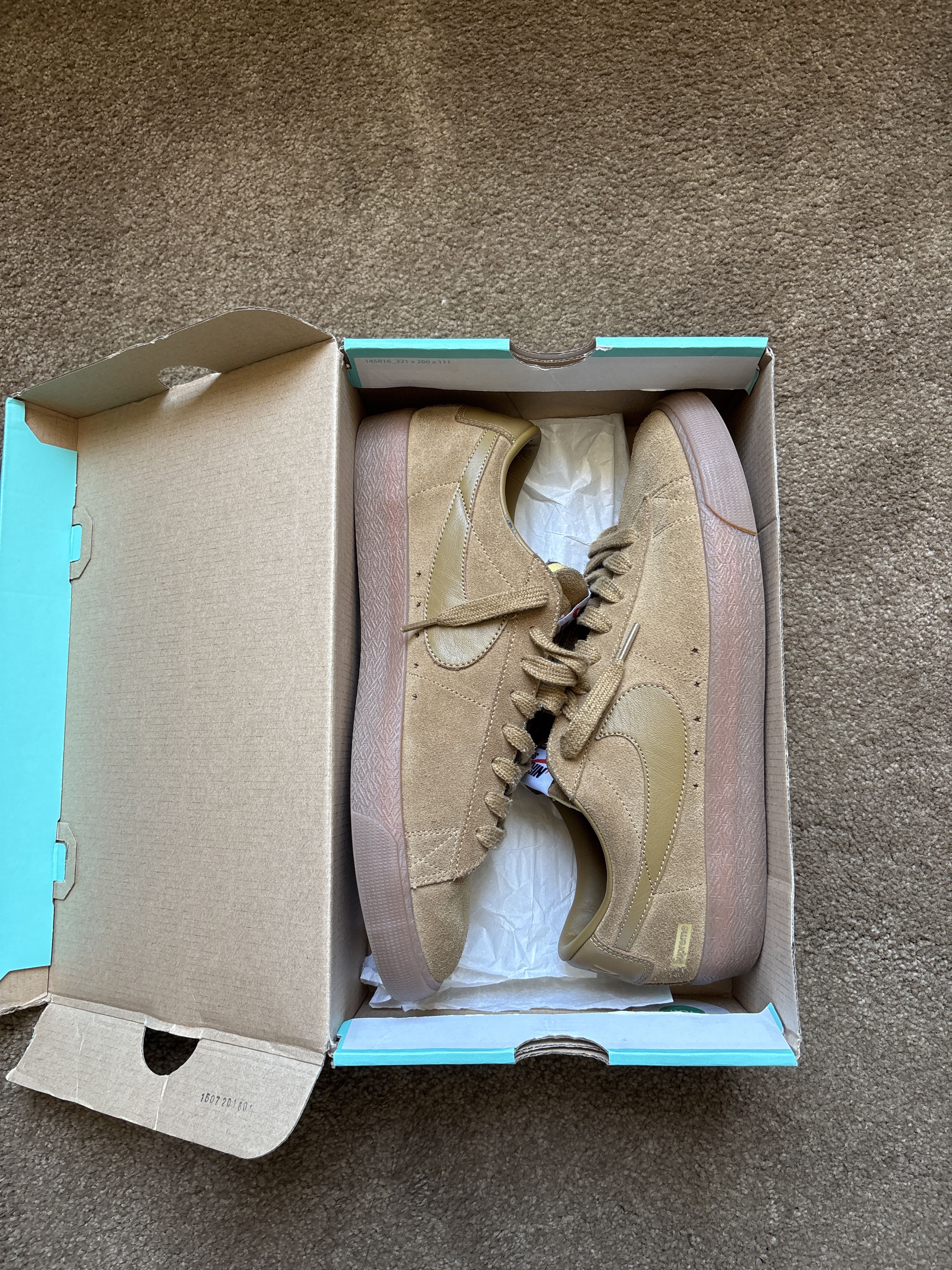 Nike × Supreme Supreme x Nike SB blazer low GT QS ‘Golden Beige’ Size US 10.5 / EU 43-44 - 1 Thumbnail