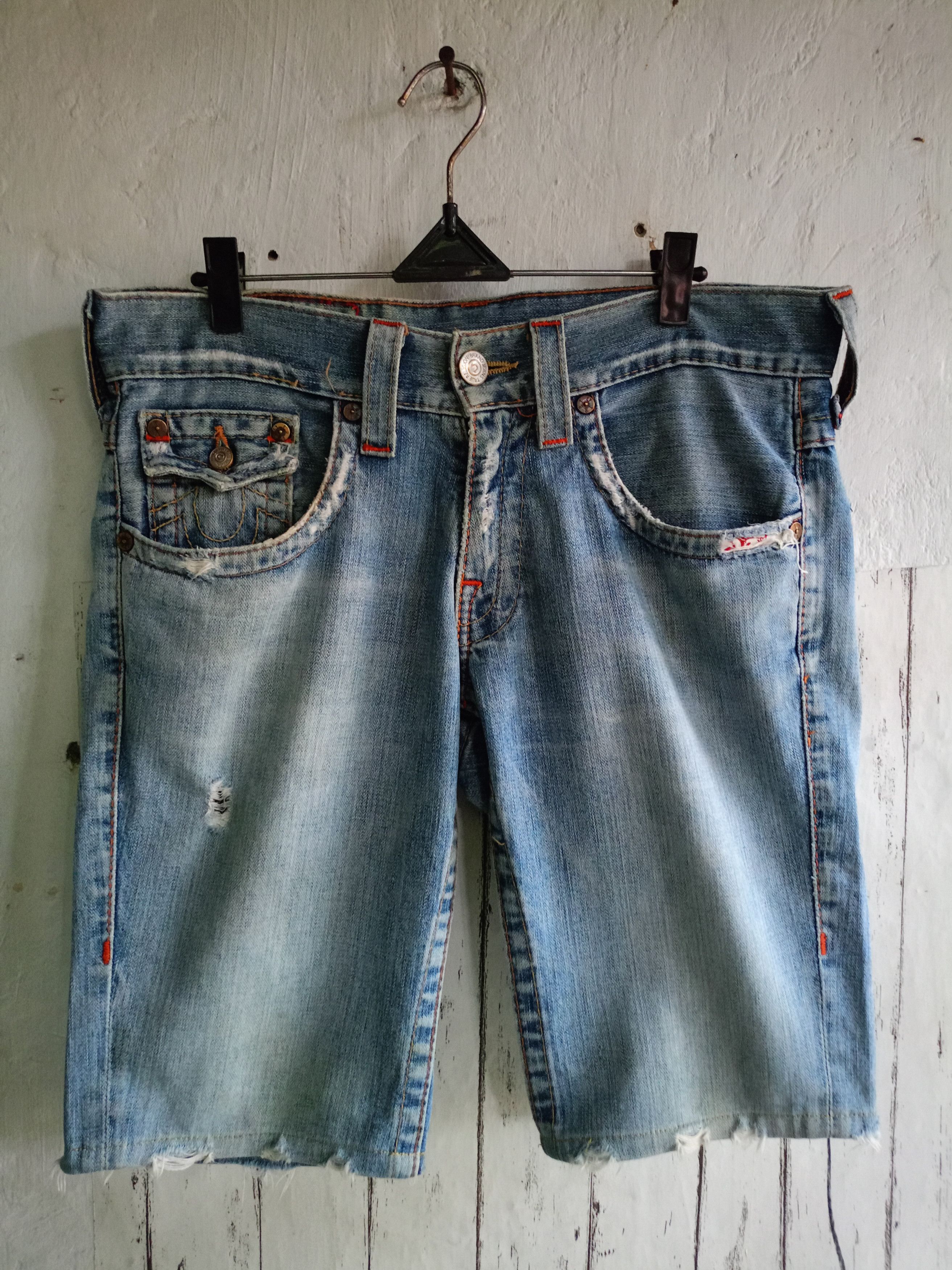 True Religion TRUE RELIGION DISTRESSED DENIM SHORTS PANTS Size US 33 - 1 Thumbnail