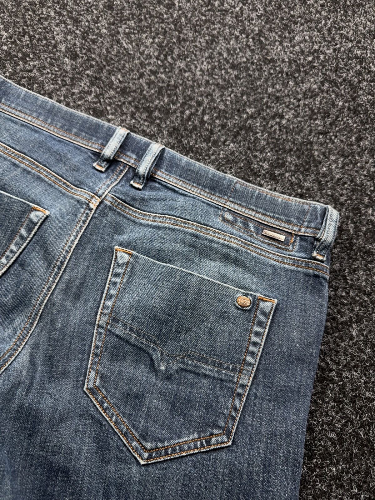 Diesel 00s Diesel Tepphar Slim Tapered Carrot Distressed Jeans W34 Size US 34 / EU 50 - 17 Thumbnail
