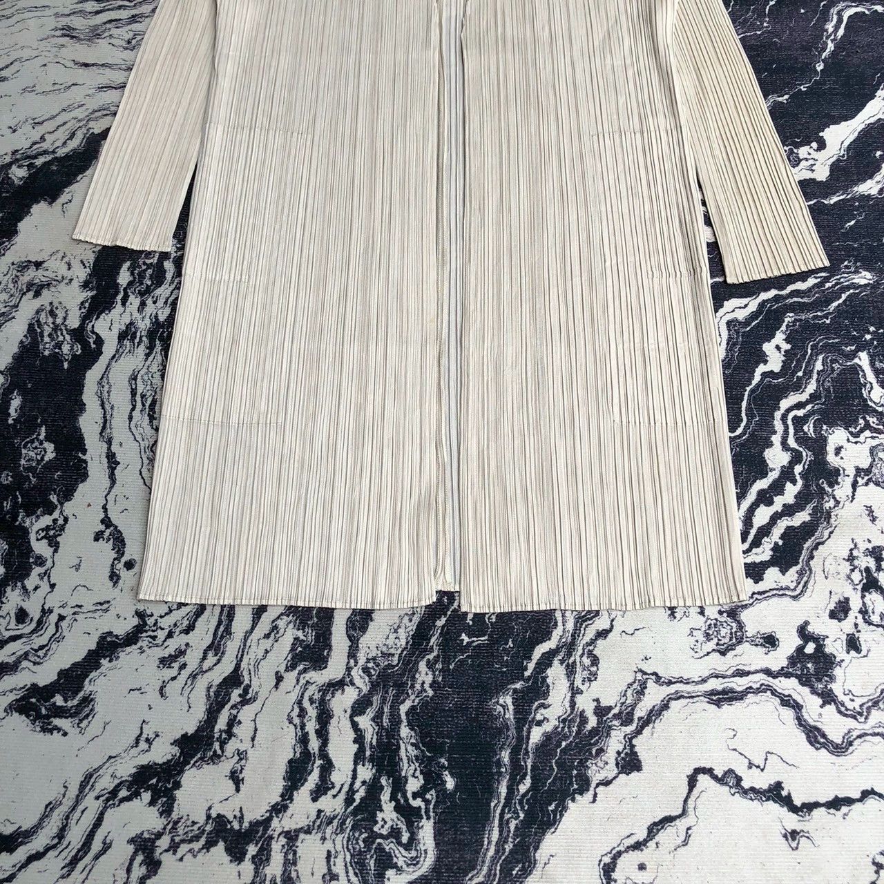 Pleats Please Issey Miyake Pleats Please Issey Miyake Long Pleated Jacket Size M / US 6-8 / IT 42-44 - 4 Thumbnail