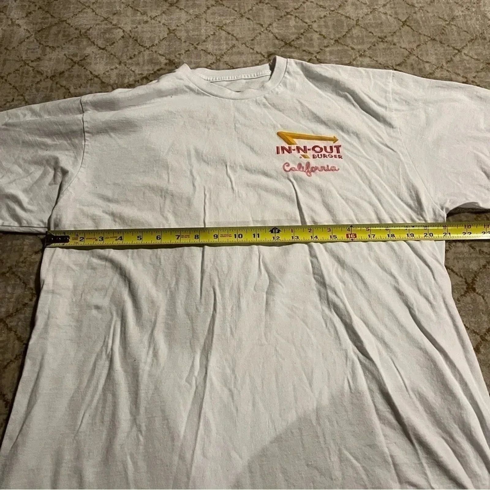 Other In-N-Out Burger California White Short Sleeve XL T-Shirt Size US XL / EU 56 / 4 - 5 Thumbnail