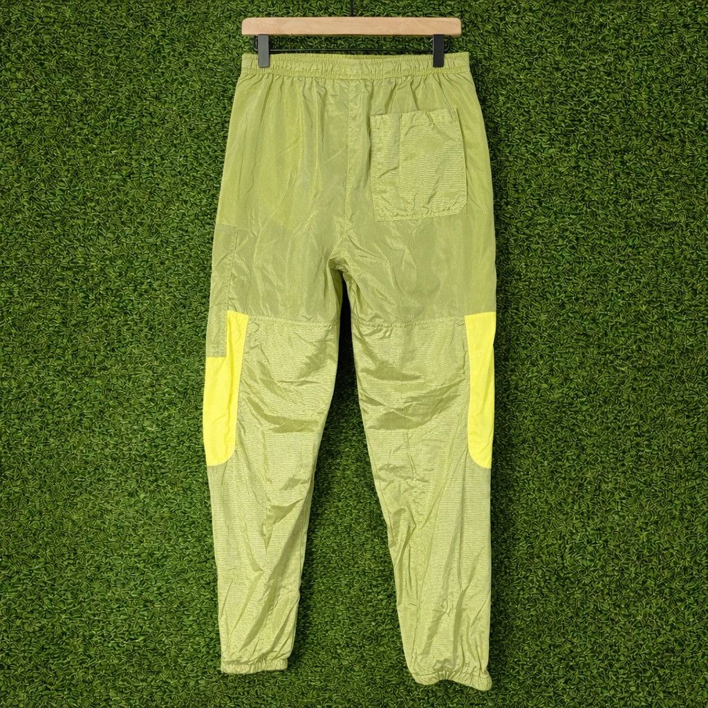 Stone Island Stone Island nylon cargo pants Size US 38 / EU 54 - 2 Thumbnail