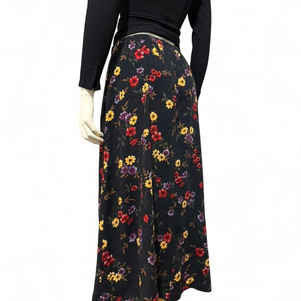 Other VINTAGE Cottage core vibes Black floral skirt Size 28" / US 6 / IT 42 - 4 Thumbnail