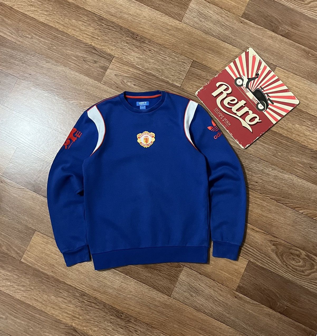 Adidas Vintage Adidas Originals Manchester United Logo Sweatshirt Size US S / EU 44-46 / 1 - 1 Thumbnail
