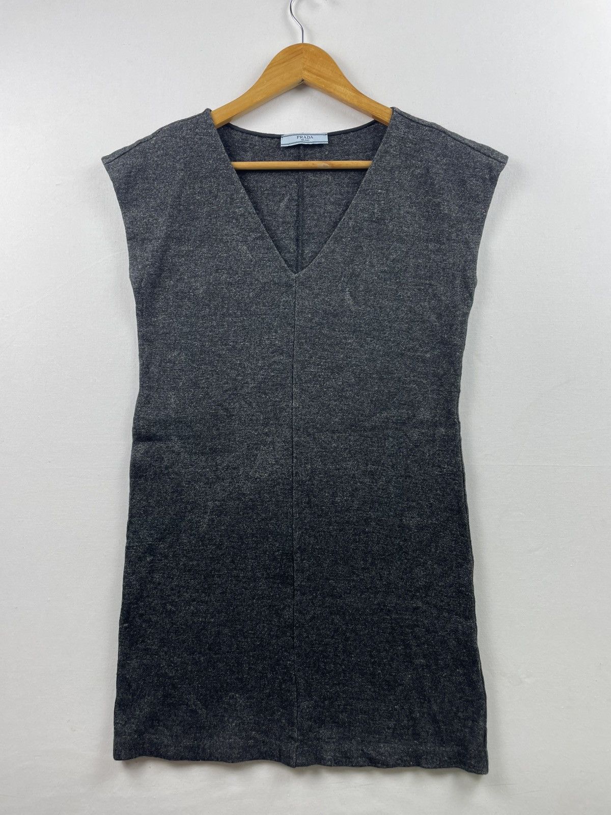 Prada Prada gray sleeveless V-neck knit mini shift dress. Size M / US 6-8 / IT 42-44 - 1 Thumbnail