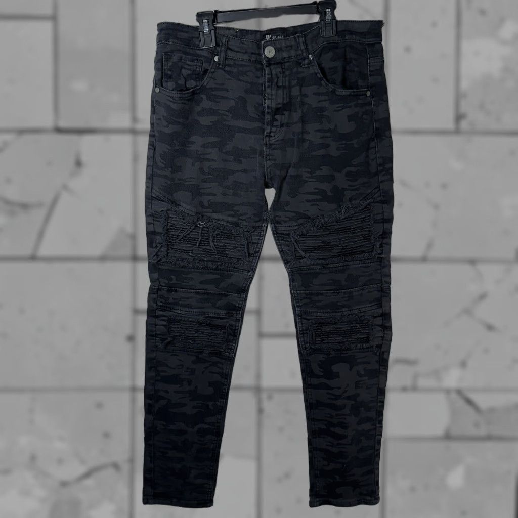 Vintage VINTAGE Waimea Skinny Fit Camo Distressed Cotton Blend Jeans Mens Size 34x28 Size US 34 / EU 50 - 1 Thumbnail