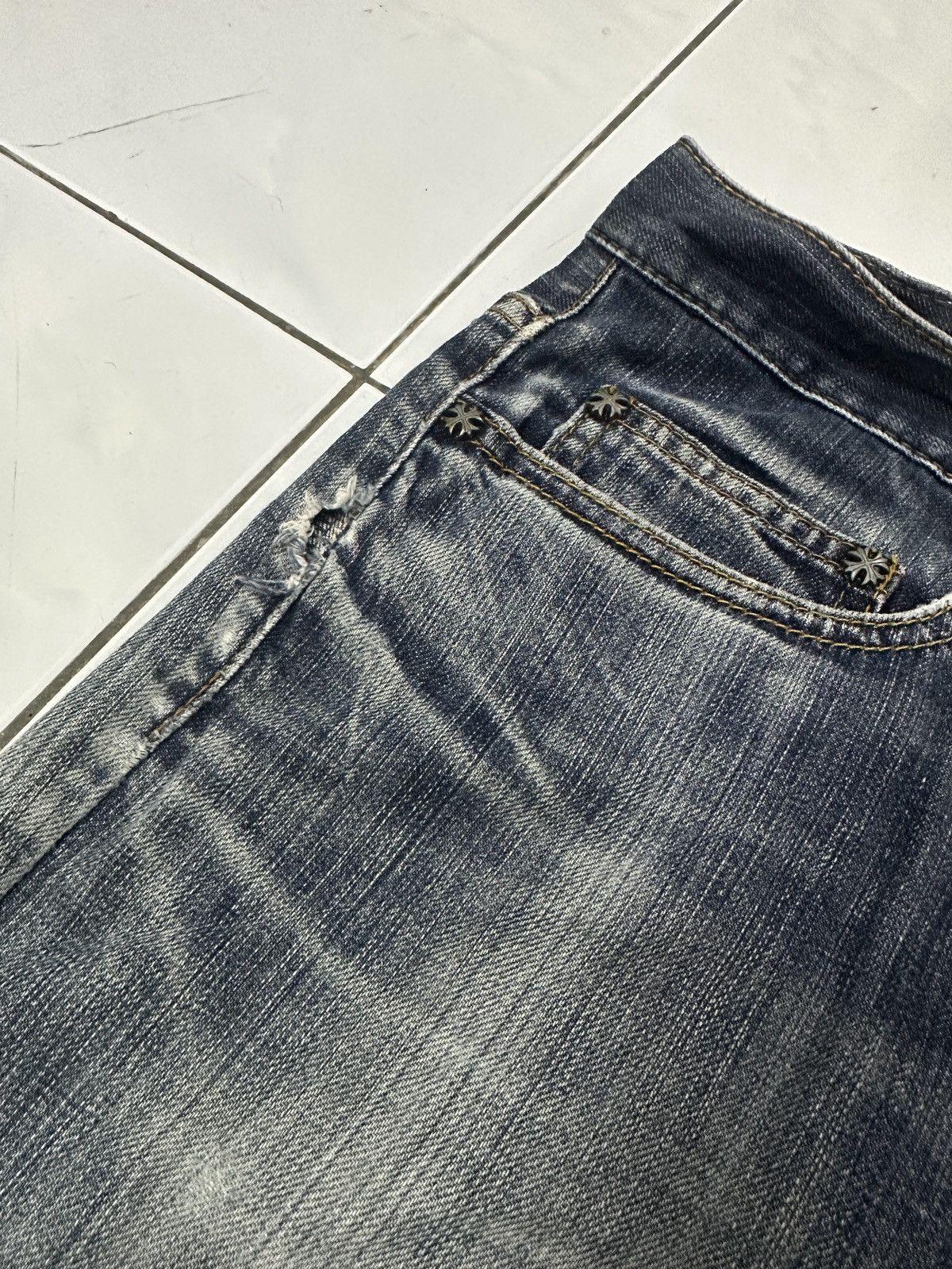Japanese Brand Vintage JUNMEN Cross Design Distressed Jeans Size US 32 / EU 48 - 14 Thumbnail