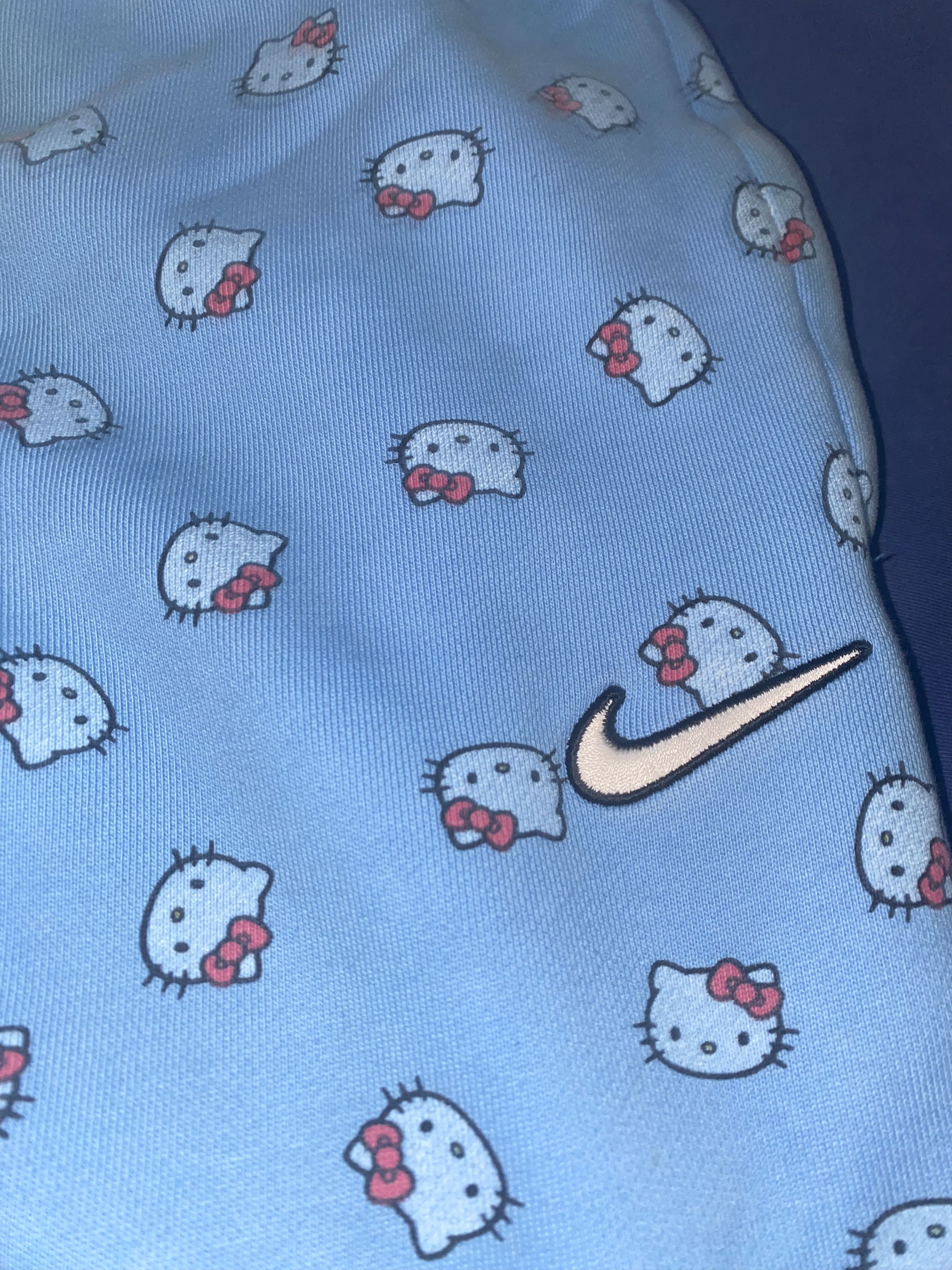 Nike Nike x Hello Kitty Trackpants Size US 30 / EU 46 - 2 Thumbnail