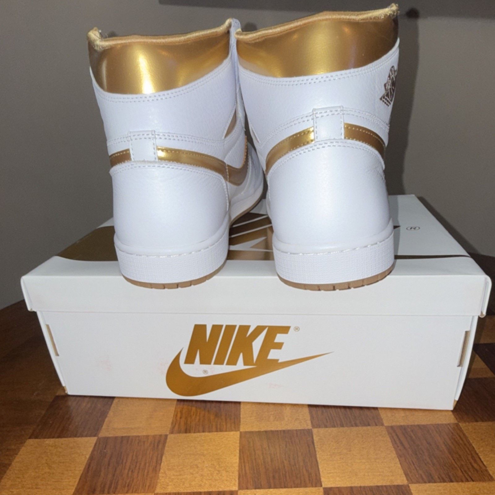 Nike Nike Air Jordan 1 White/Metallic Gold FD2596-107 Women's 14 Size US 11.5 / IT 41.5 - 4 Thumbnail