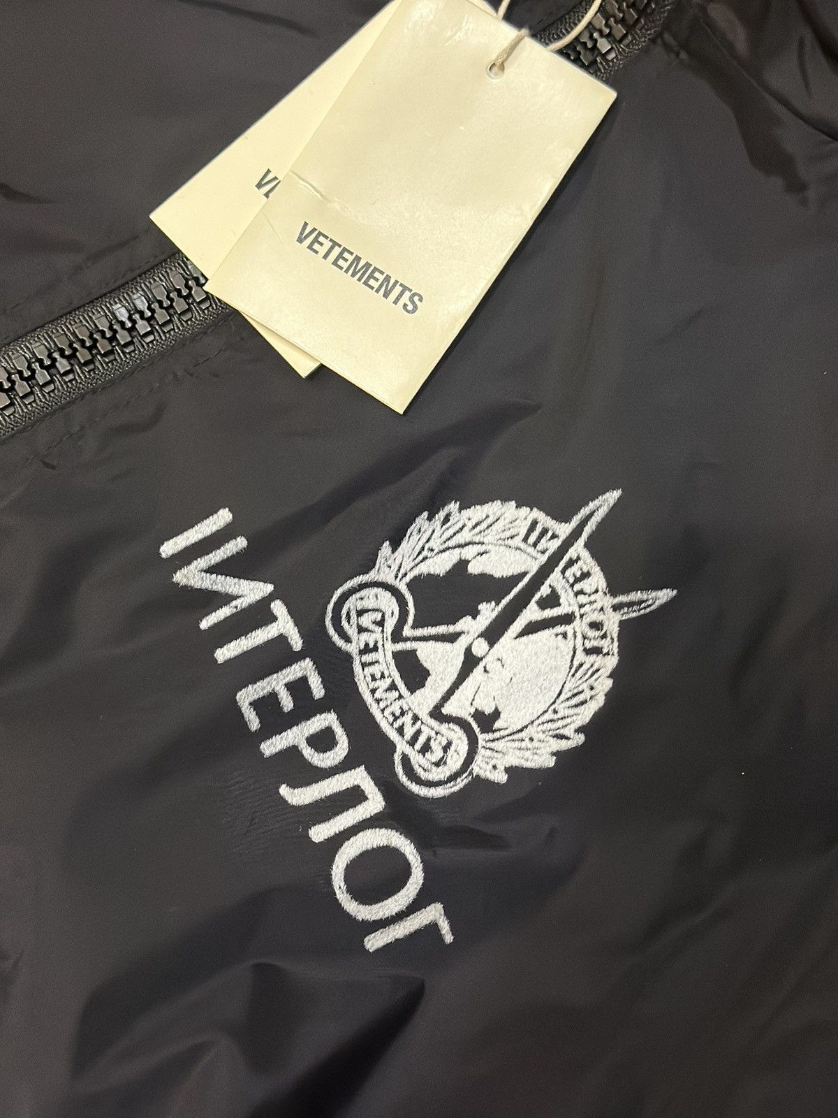 Vetements AW19 Vetements Interpol Packable hood and convertible jacket Size US S / EU 44-46 / 1 - 3 Thumbnail