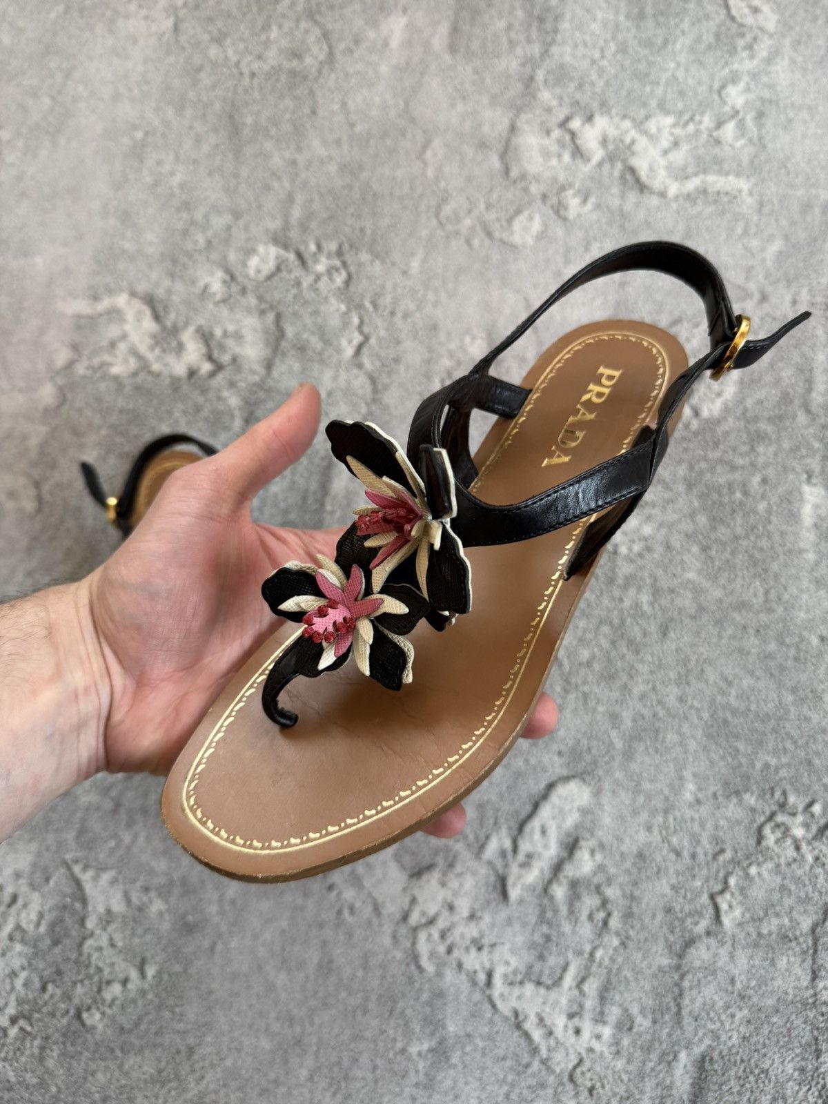 Designer × Prada Prada 37.5 sandals flip flops slippers slide leather strap Size US 7.5 / IT 37.5 - 10 Thumbnail