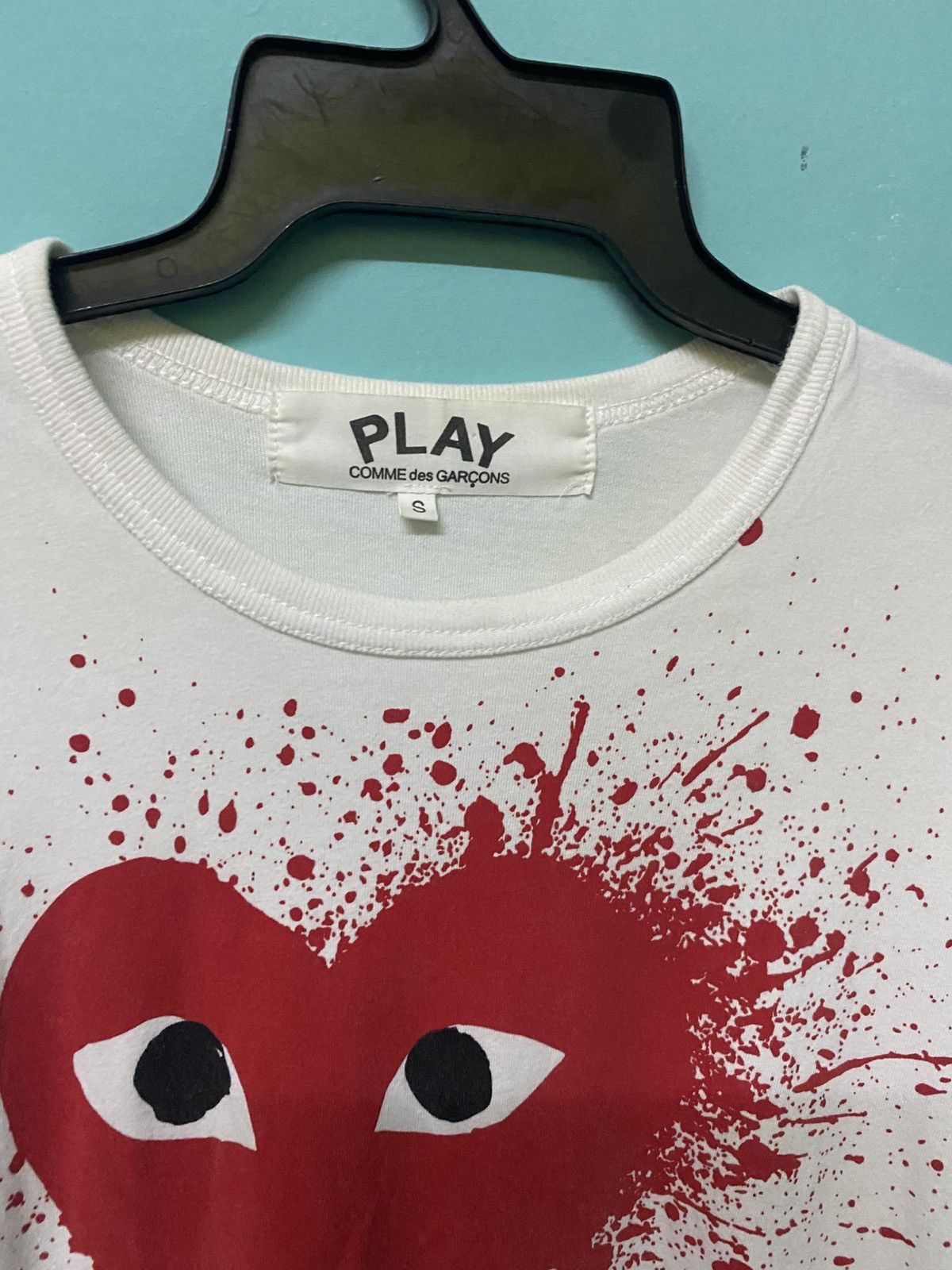 Comme des Garcons Comme des Garçons PLAY Red Heart Splatter Graphic Tee –White Size US S / EU 44-46 / 1 - 4 Thumbnail