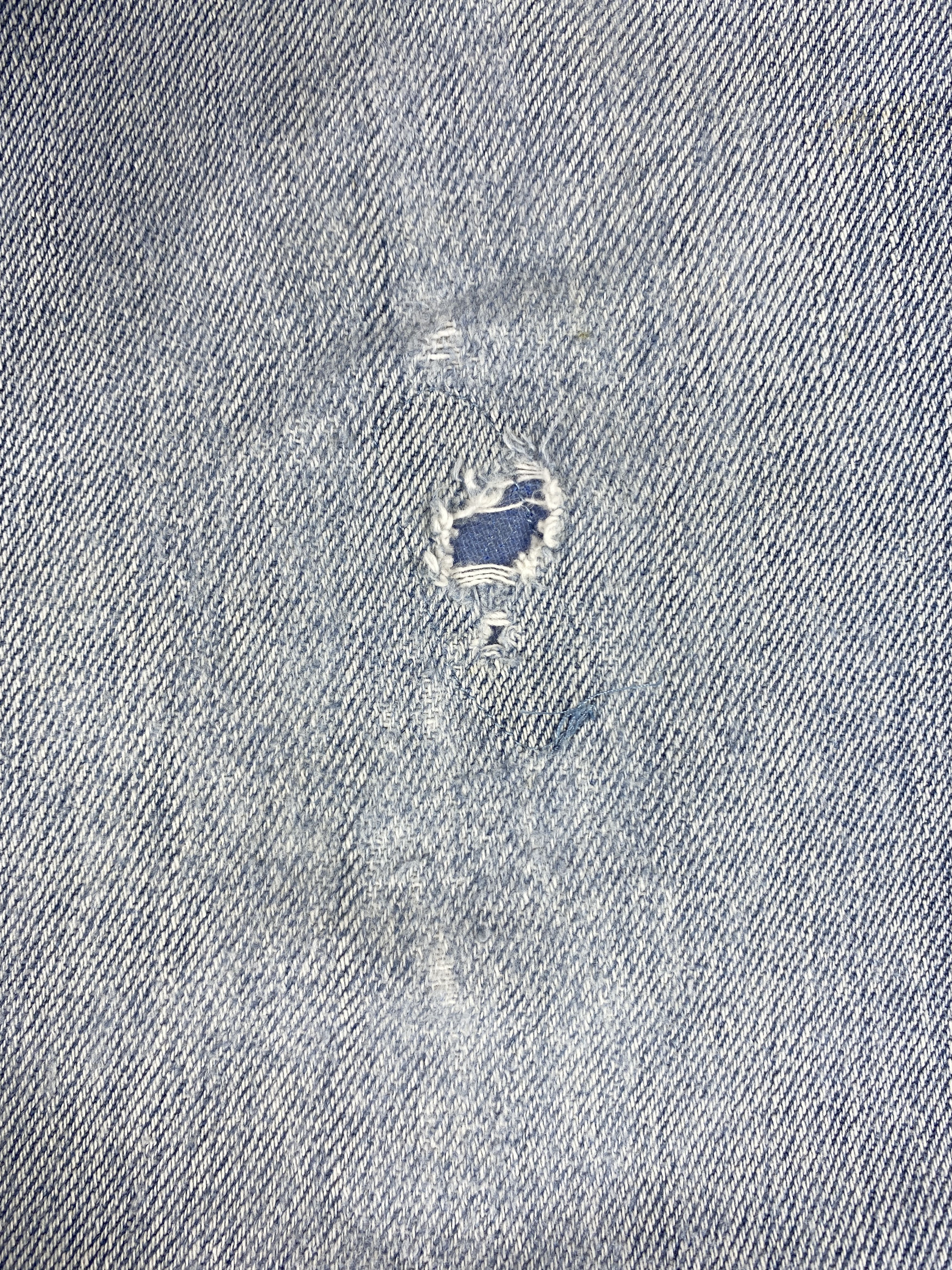 Levi's Mid Blue Vintage Levi's 505 Jeans 35x31 Denim -JN1790 Size US 35 - 13 Thumbnail