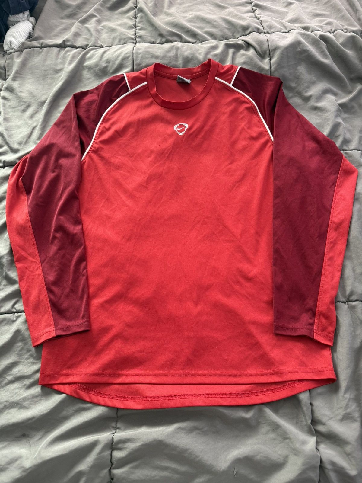 Nike Nike Vintage red long sleeve Size US L / EU 52-54 / 3 - 1 Thumbnail