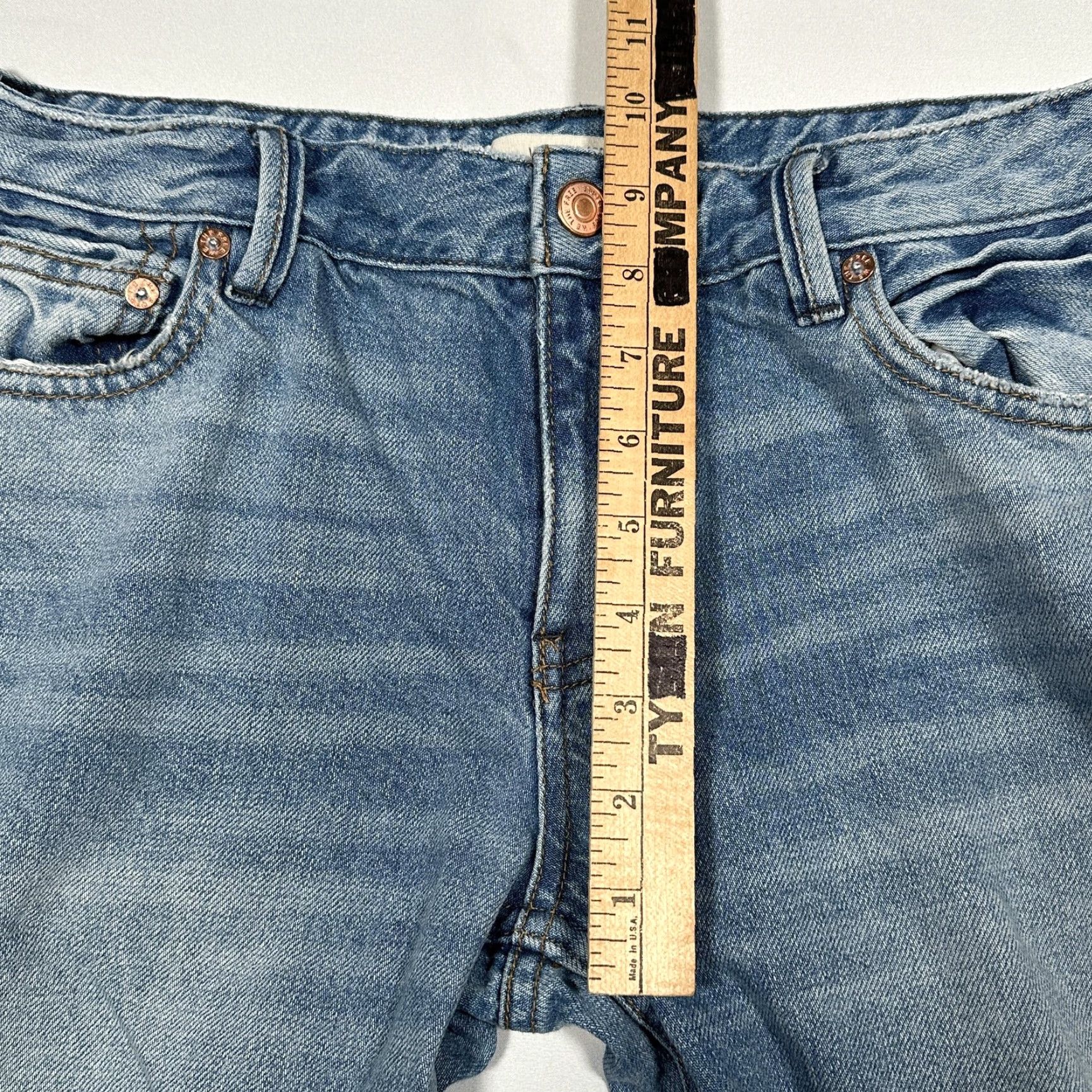 Vintage VINTAGE We The Free Women's Jeans Flared High Rise Denim 28 Blue Distressed Frayed Pockets 2010s Size 28" / US 6 / IT 42 - 6 Thumbnail