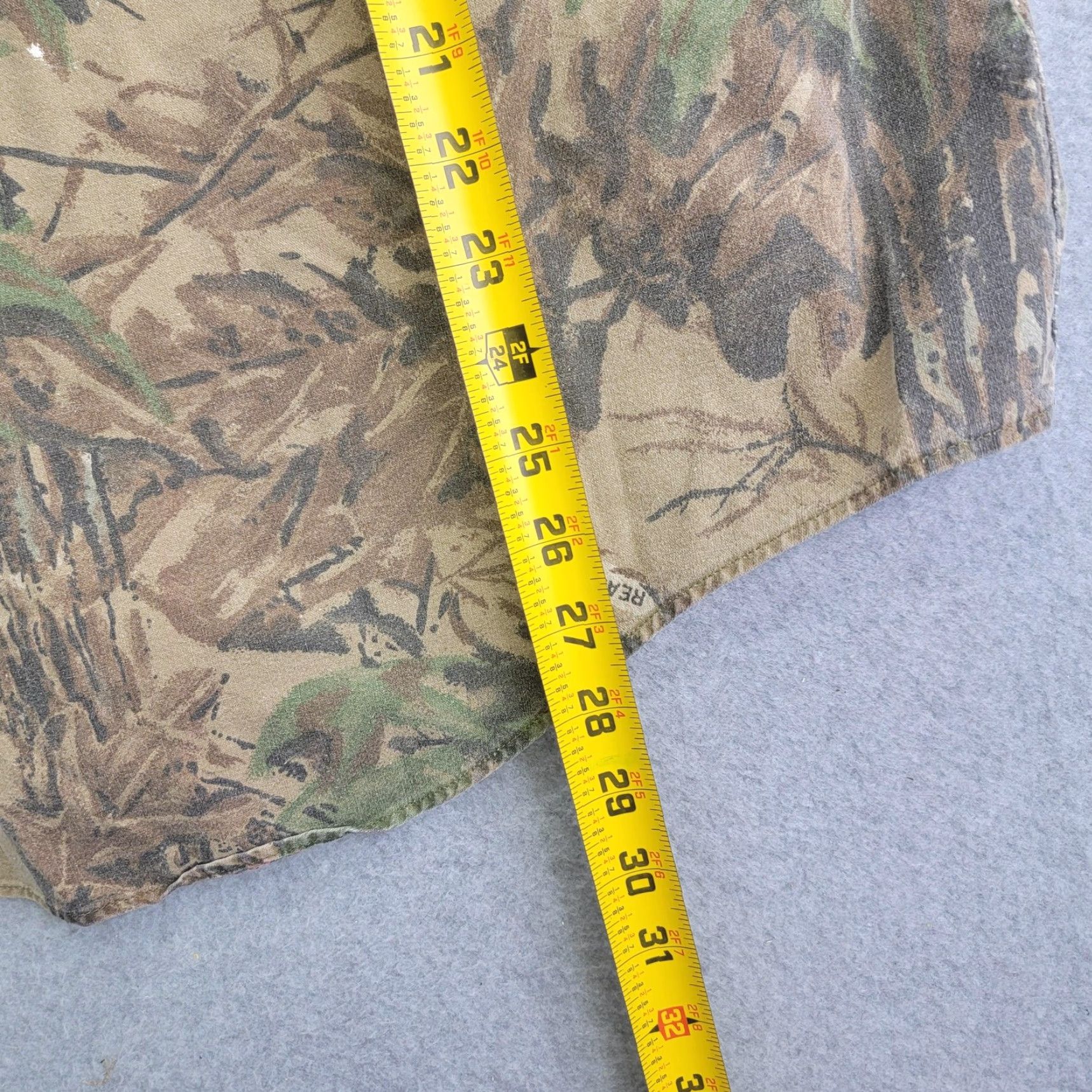 Realtree VINTAGE Sports Afield Shirt Mens Large Realtree Camouflage Cotton Made USA 90s Long Sleeve Button-Up with Pockets Brown/Gree n Mens Size US L / EU 52-54 / 3 - 6 Thumbnail
