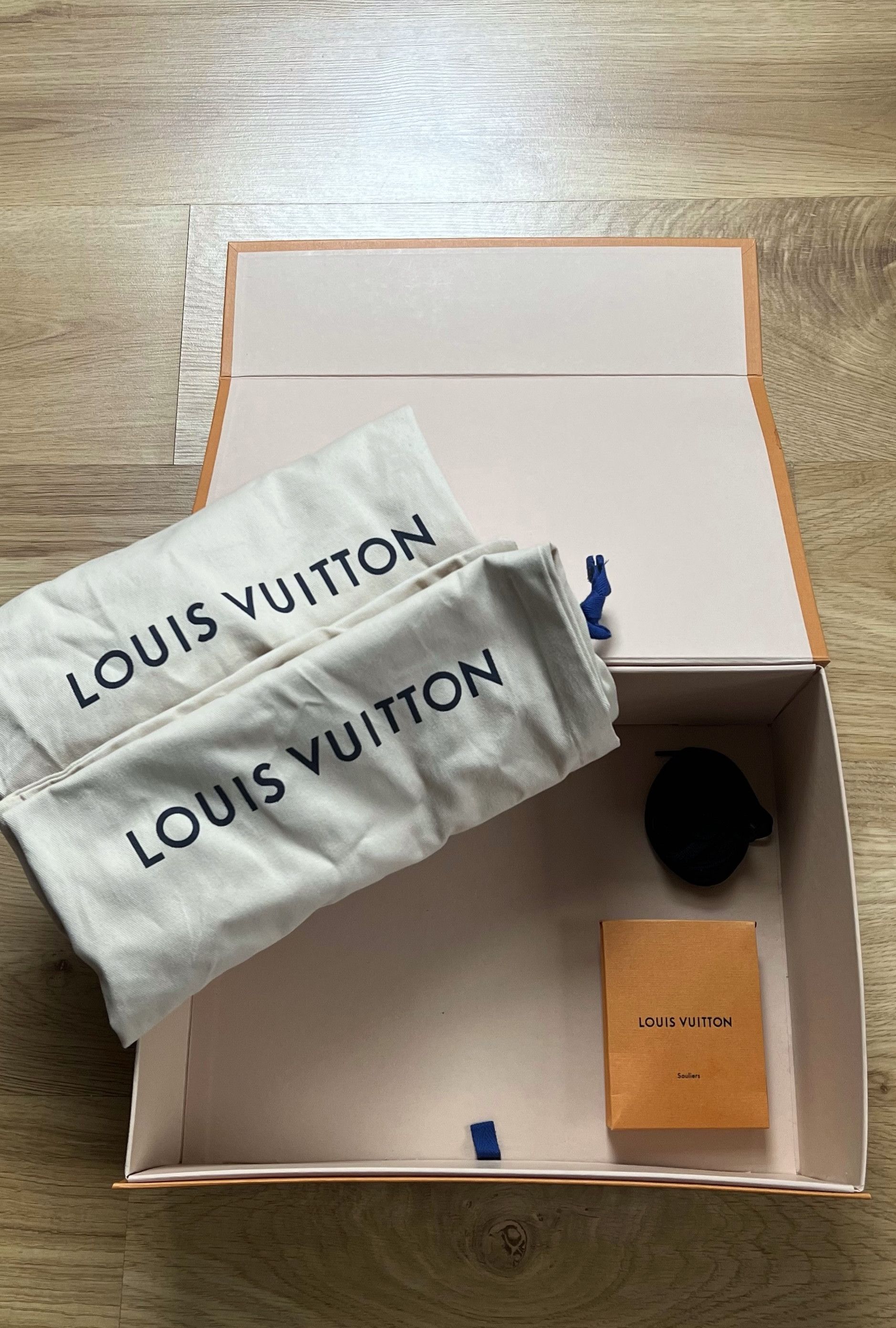 Louis Vuitton Louis Vuitton x Virgil Abloh 408 Trainers Hi Top Sneakers Size US 11 / EU 44 - 16 Thumbnail